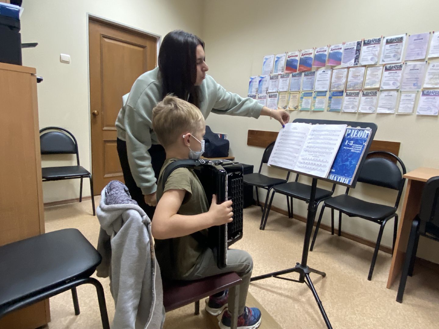 Музыкальная школа, Новый преподаватель, Аккордеон,