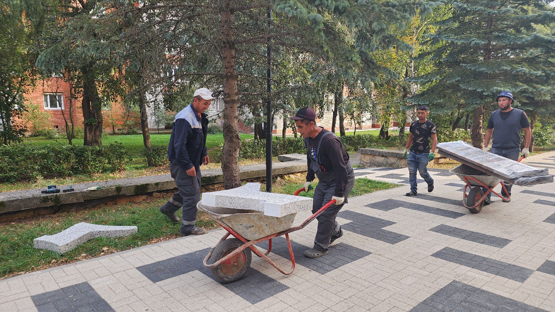 пешеходная улица на ленина, протвино, благоустройство, установка МАФов, комфорт,