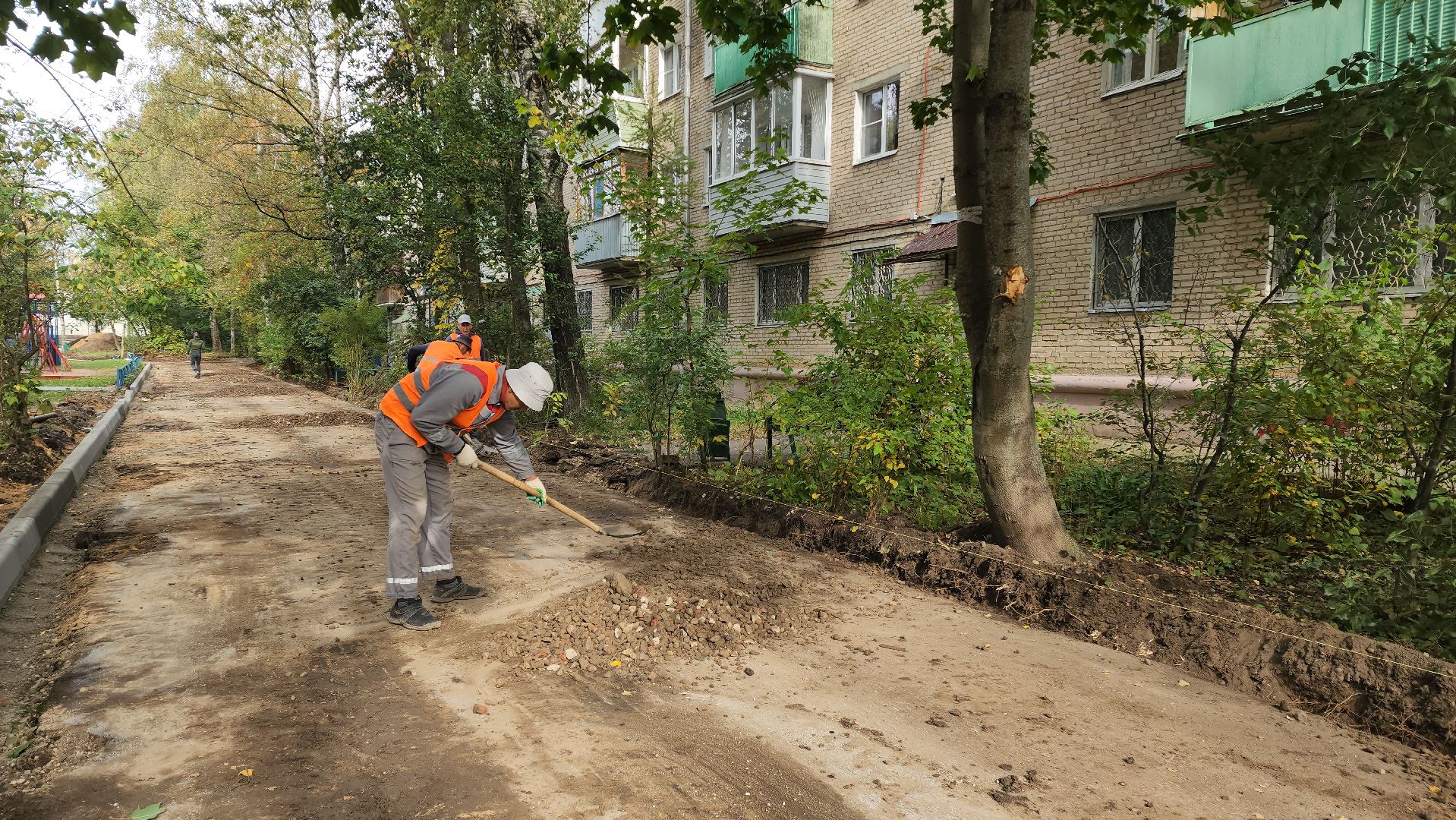 благоустройство дворов, бордюрный камень, Лобня,