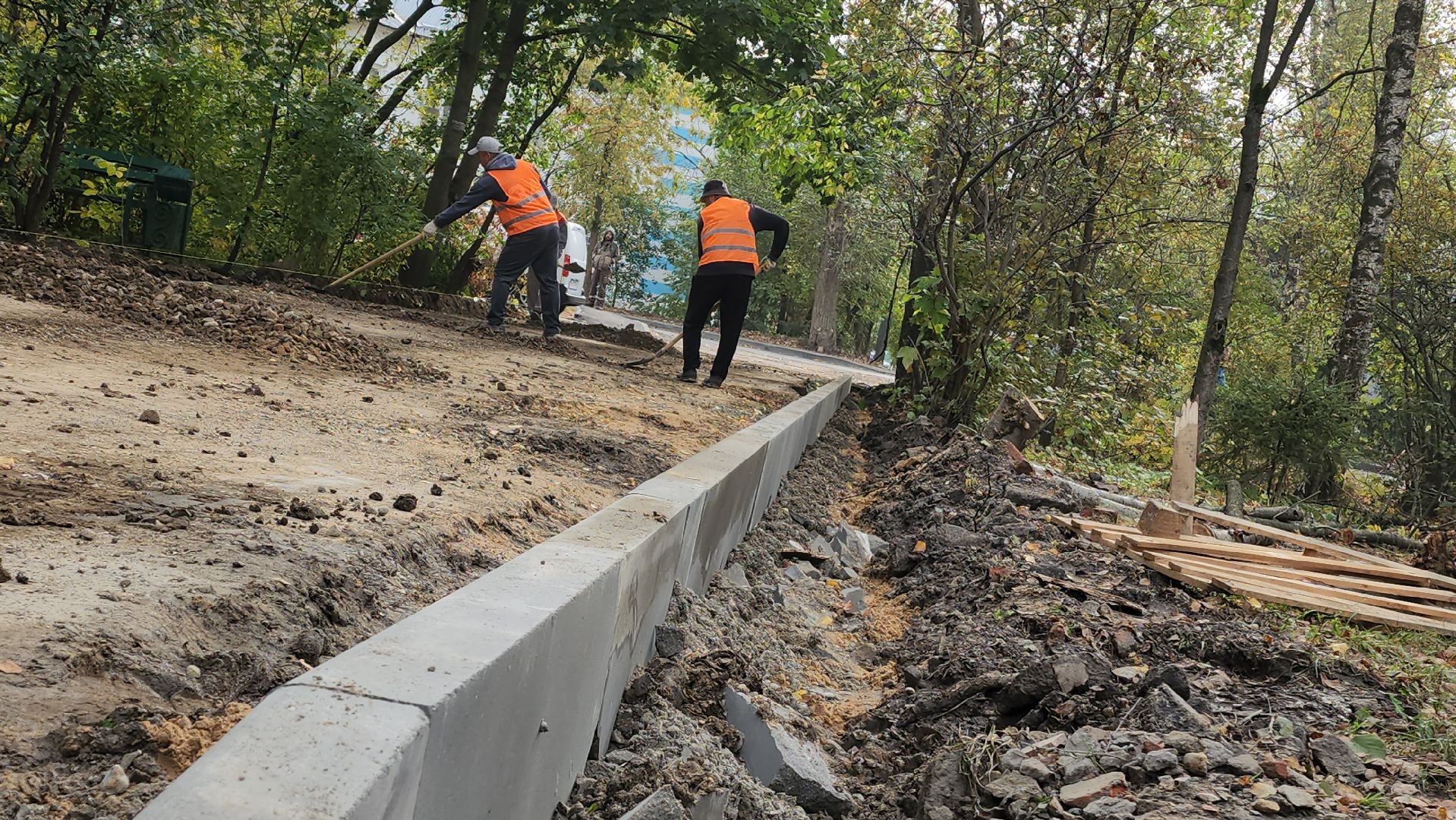 благоустройство дворов, бордюрный камень, Лобня,