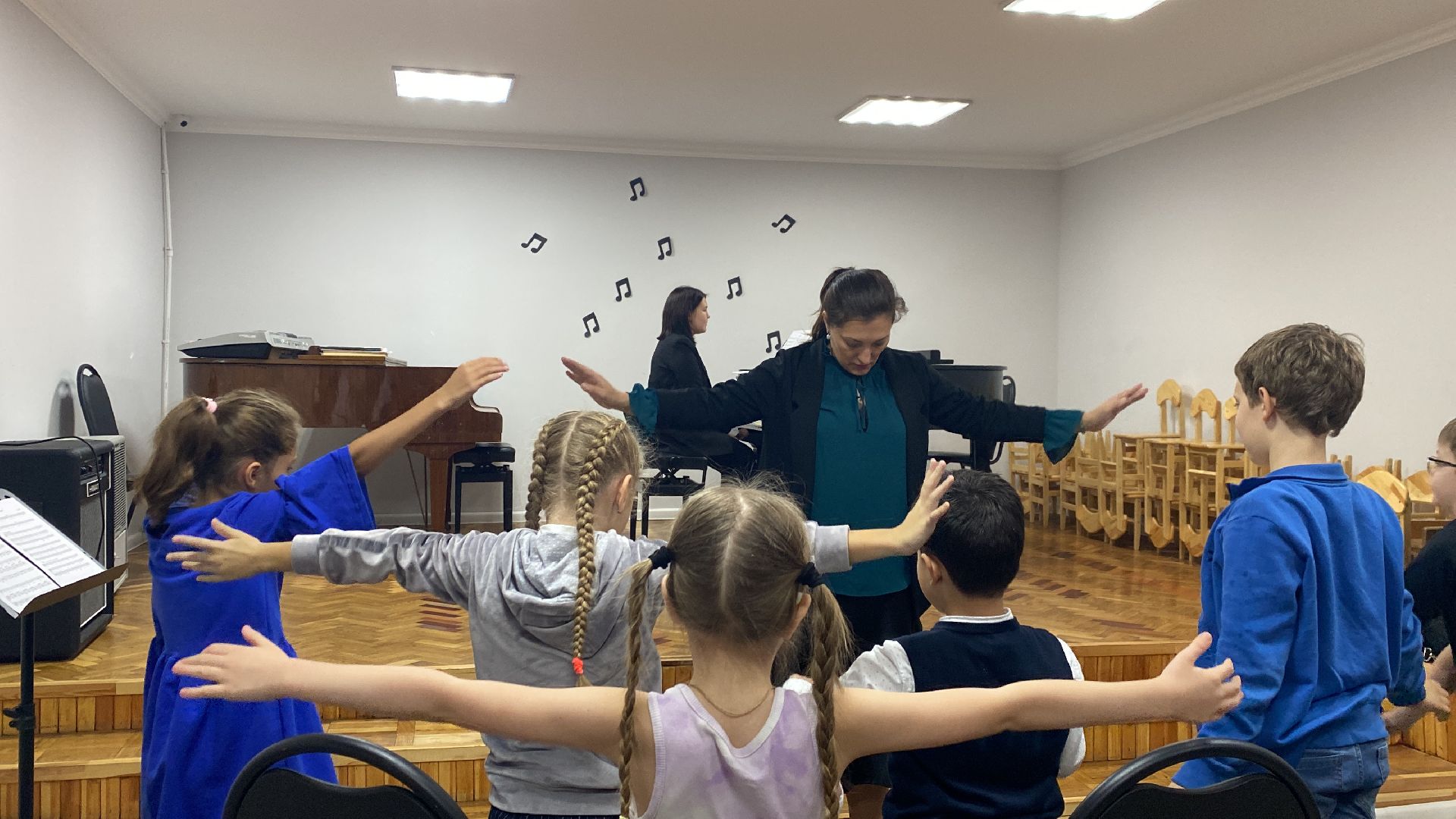 Новый преподаватель, Хор, Музыкальная школа,