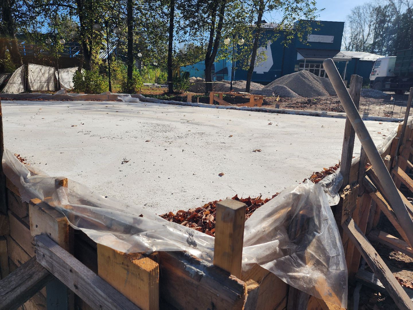 серпухов, дк лира, поселок пролетарский, амфитеатр, культура, сквер,