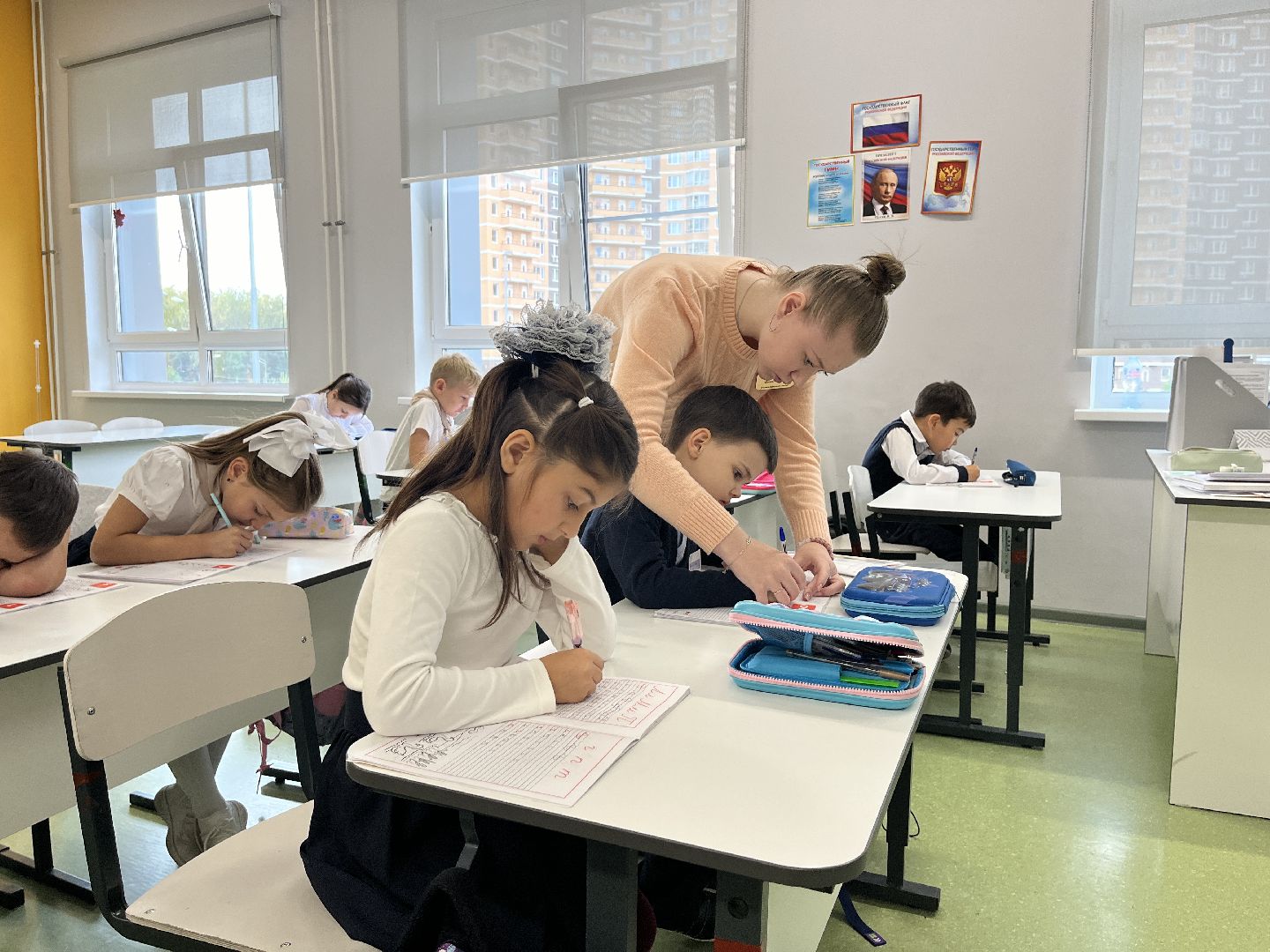 школа, учитель, новый учитель, новый учитель в школе, учитель начальных классов,