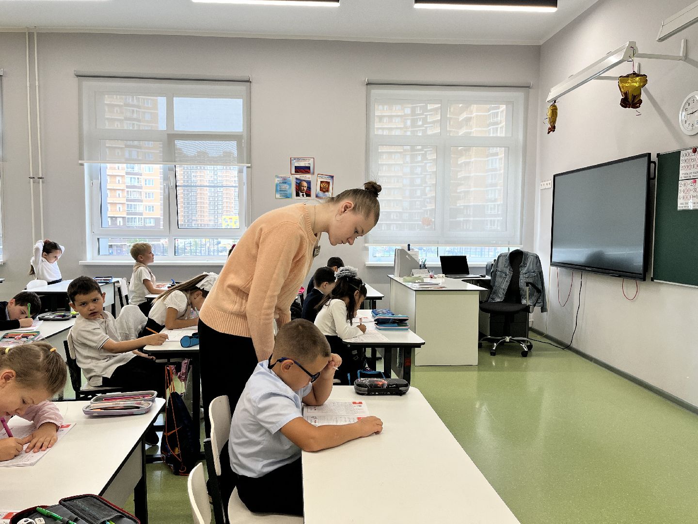 школа, учитель, новый учитель, новый учитель в школе, учитель начальных классов,