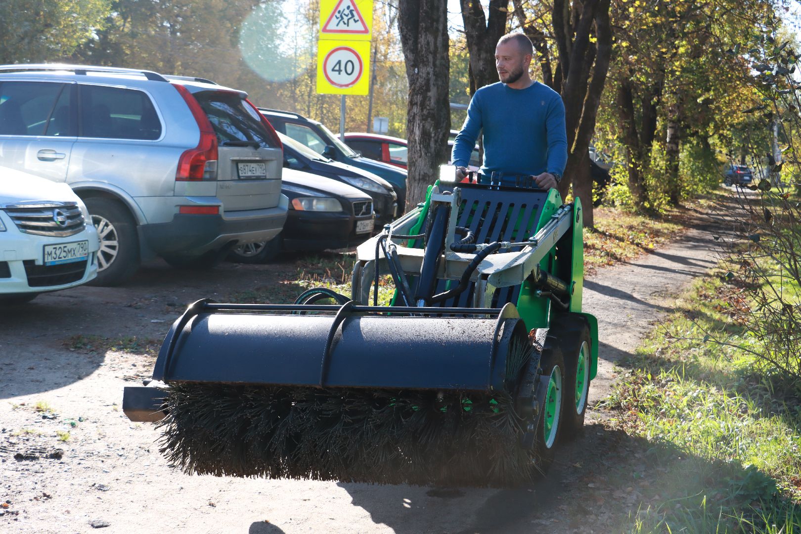 погрузчик, благоустровйство, дорожное хозяйство,