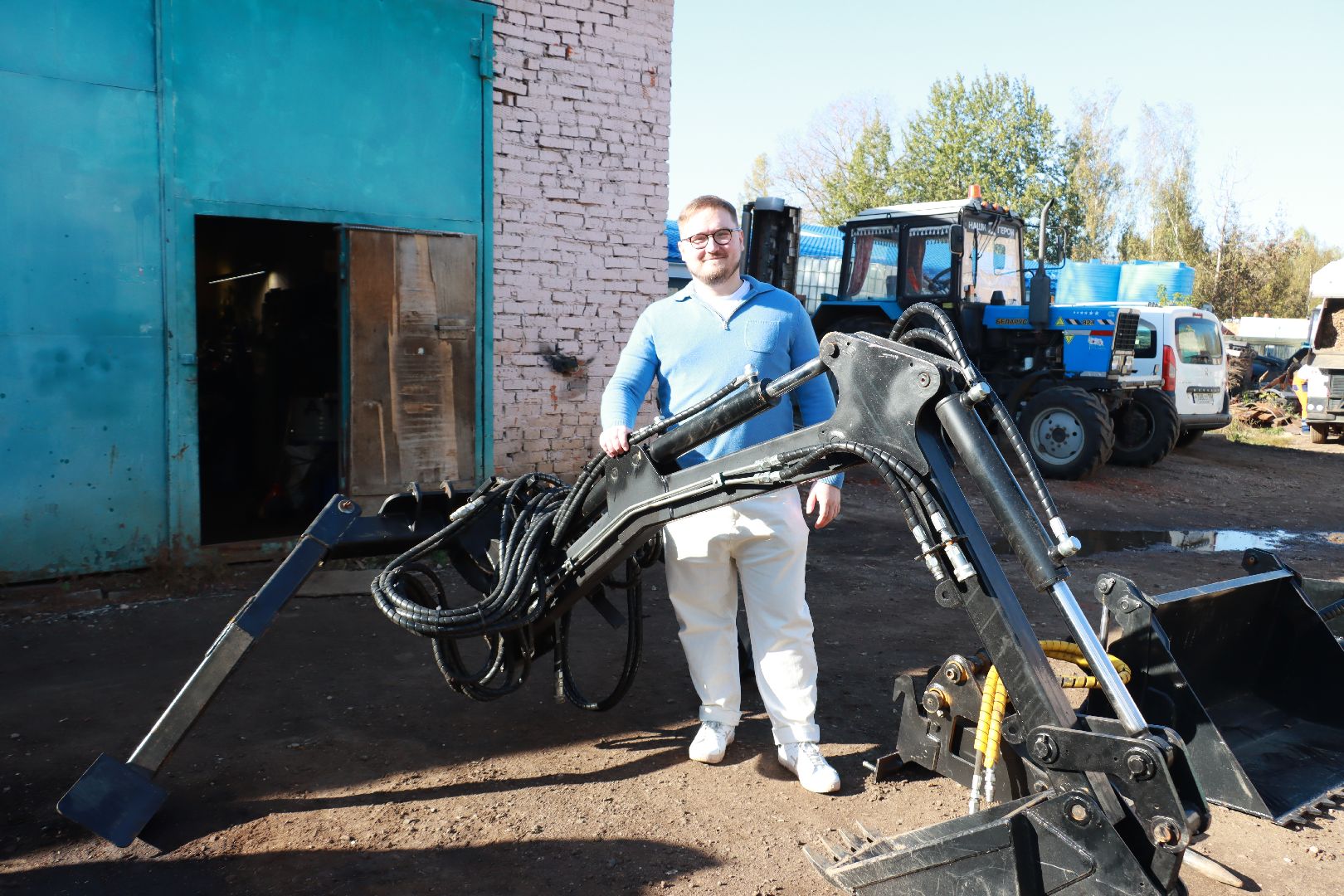погрузчик, благоустровйство, дорожное хозяйство,
