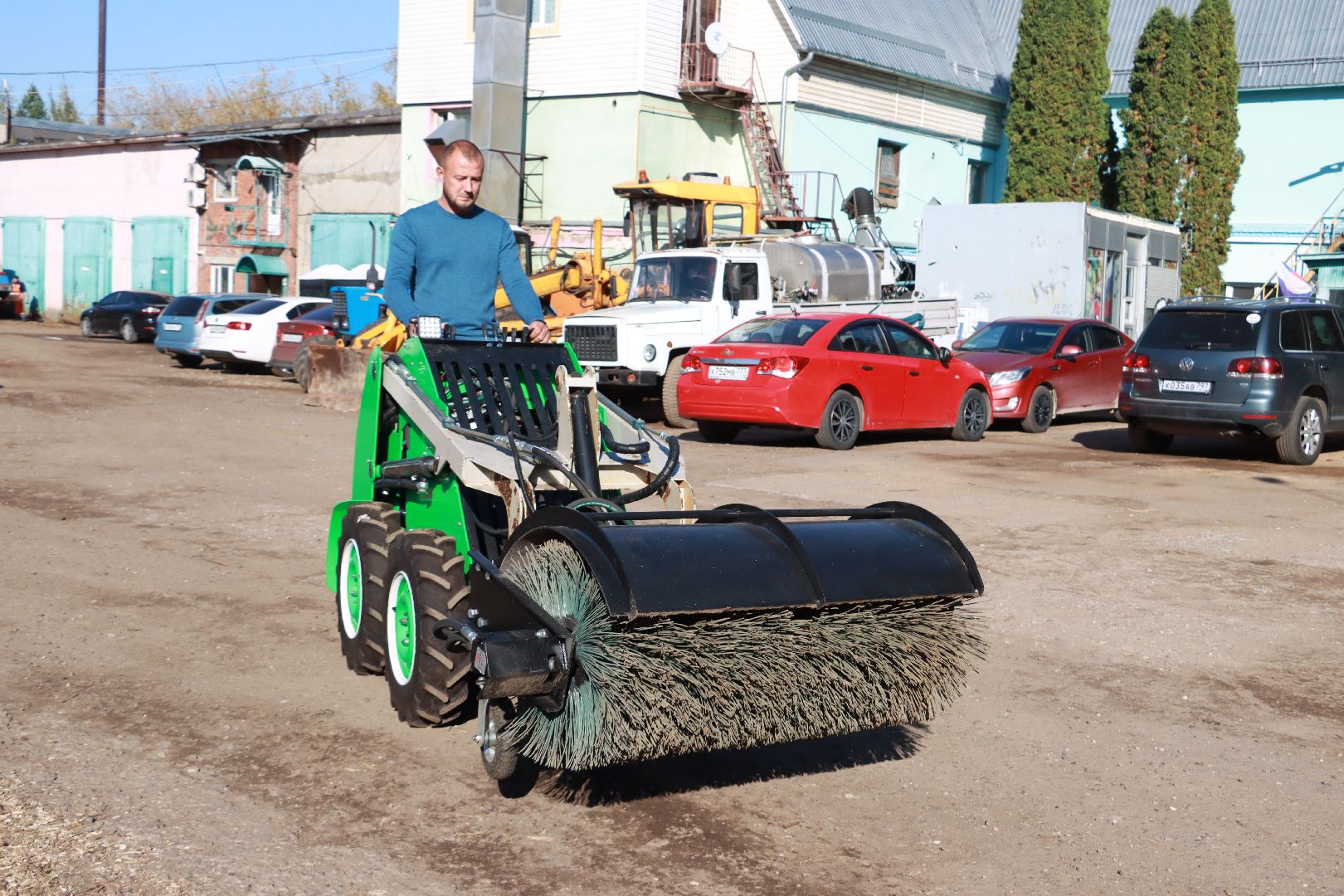 погрузчик, благоустровйство, дорожное хозяйство,
