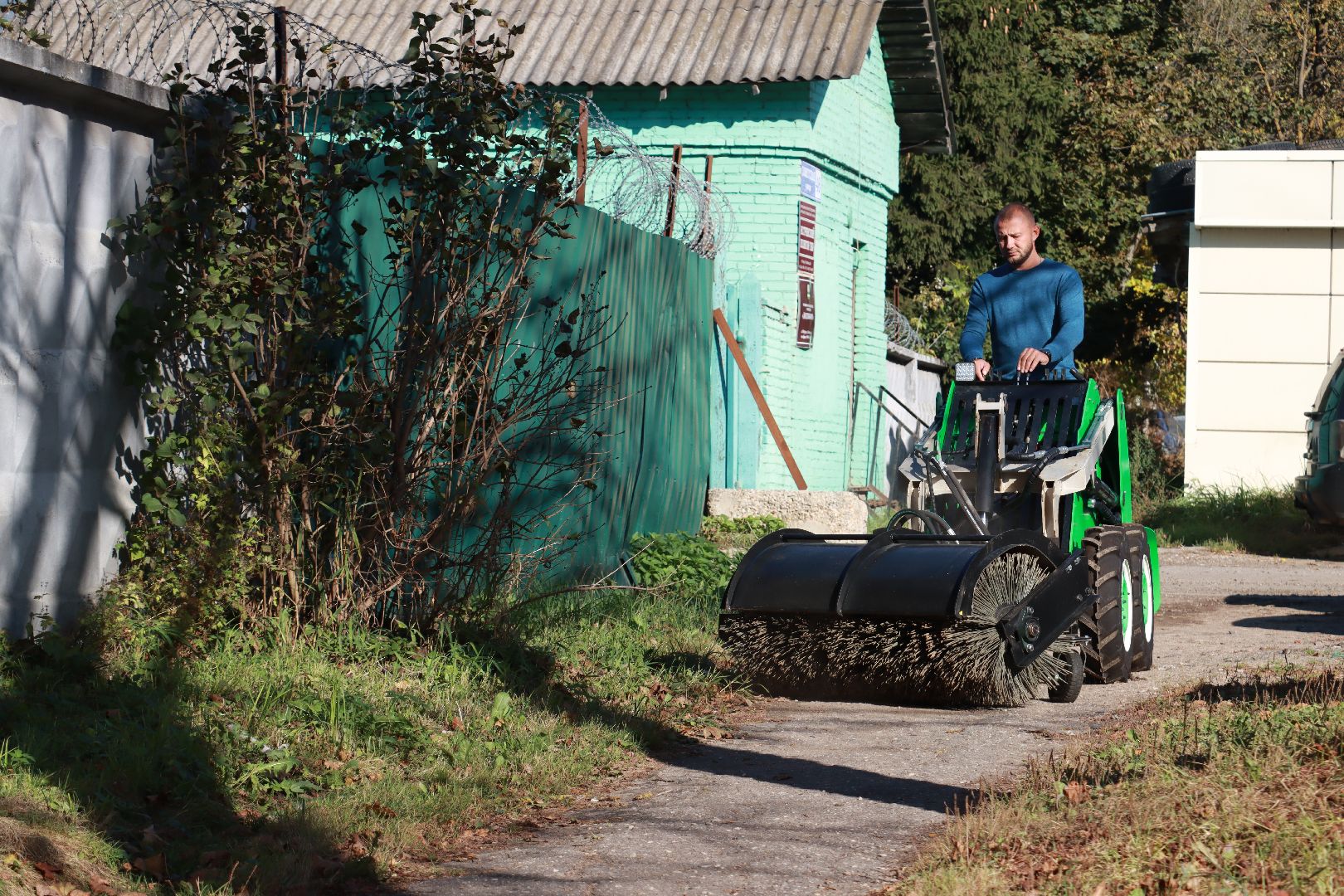 погрузчик, благоустровйство, дорожное хозяйство,