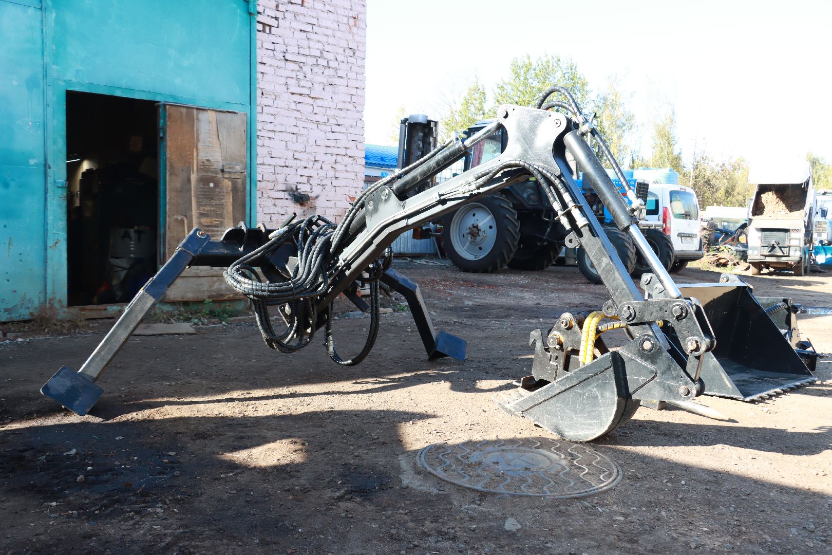 погрузчик, благоустровйство, дорожное хозяйство,