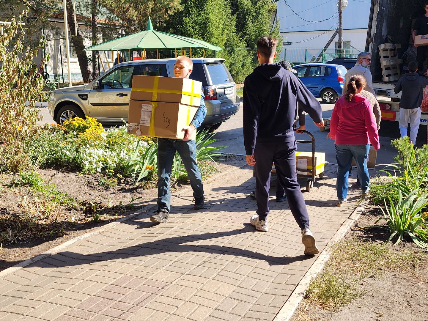 волонтеры подмосковья, гуманитарная помощь, курская область,