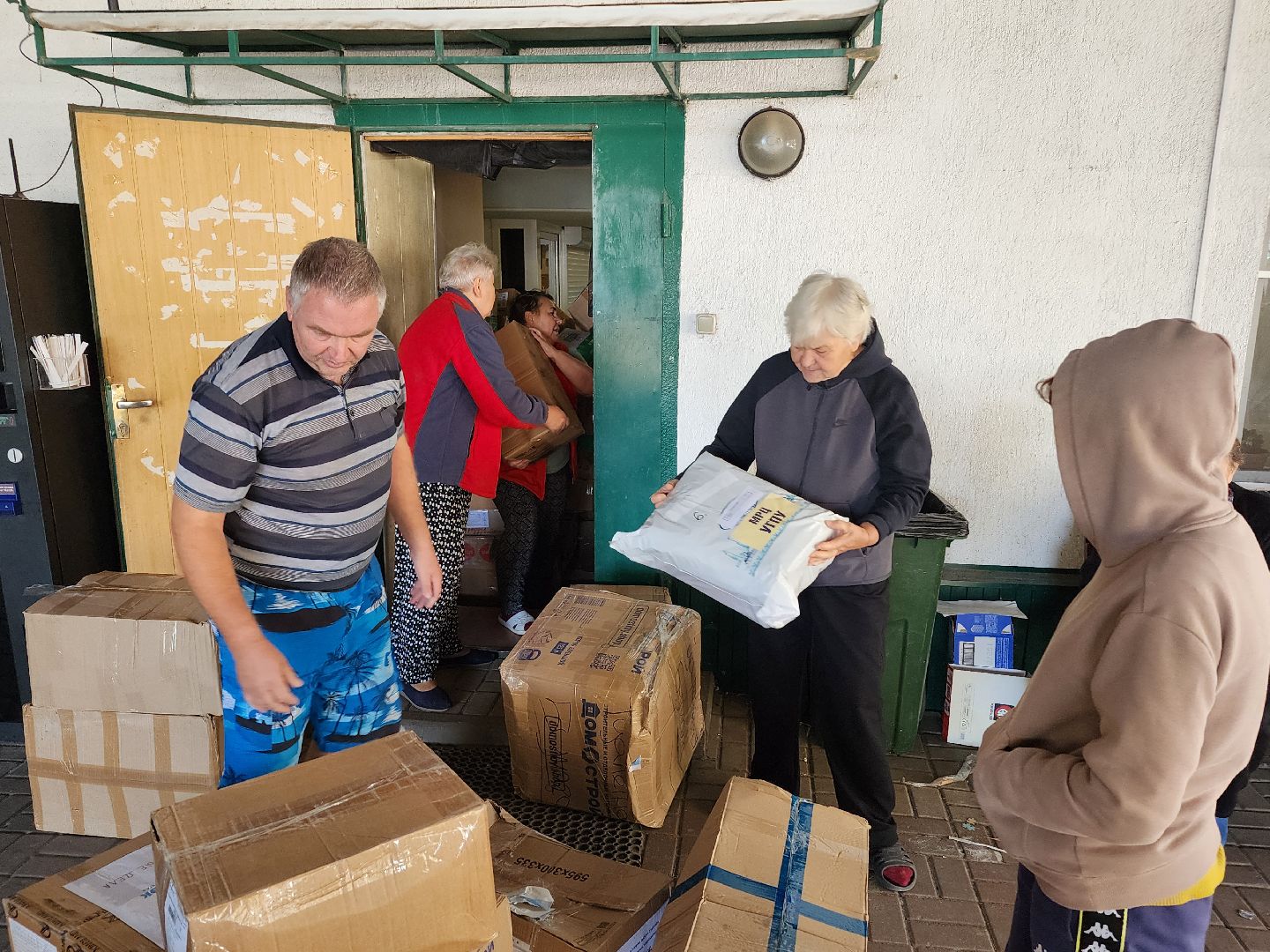 волонтеры подмосковья, гуманитарная помощь, курская область,
