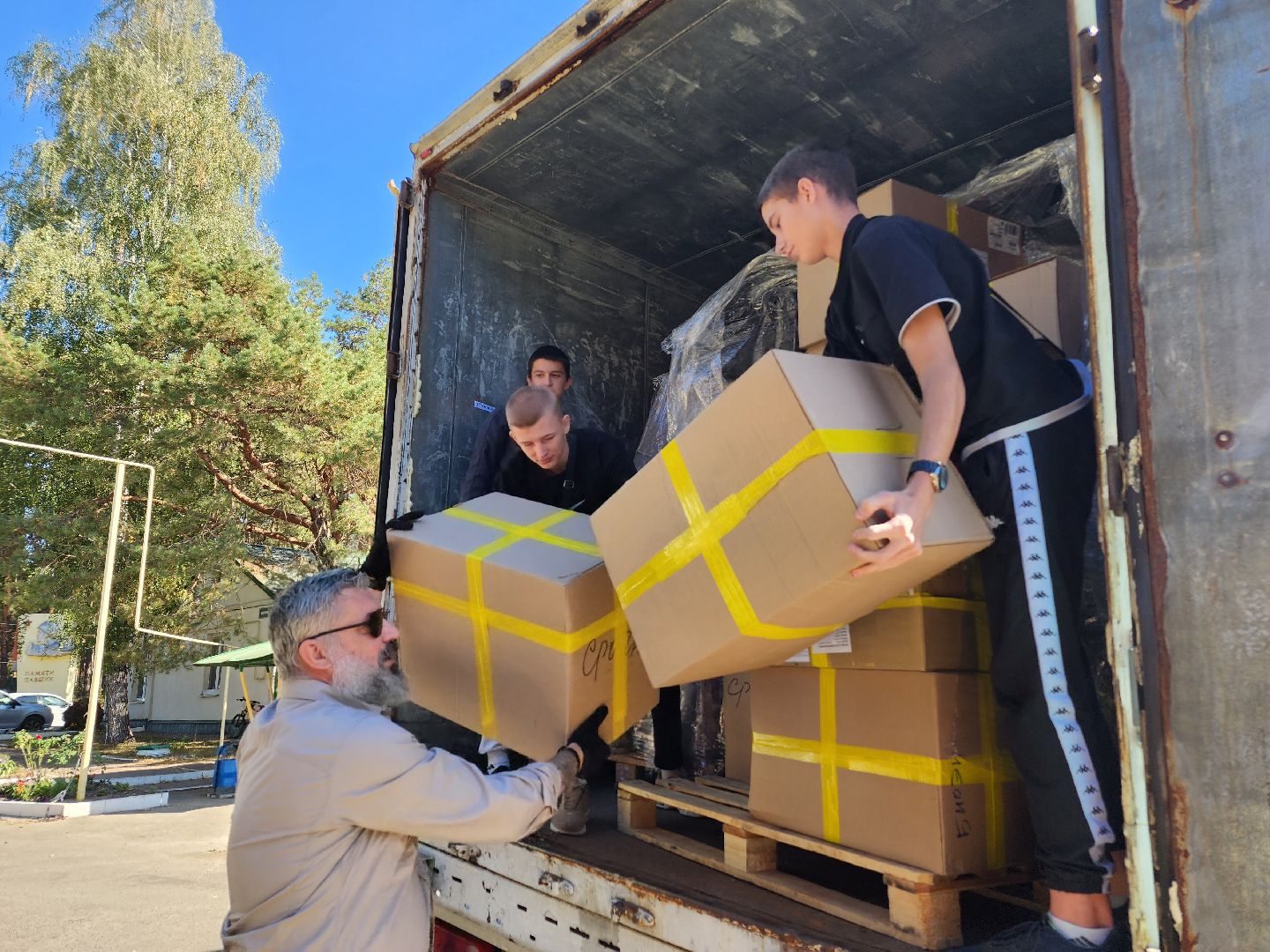 волонтеры подмосковья, гуманитарная помощь, курская область,