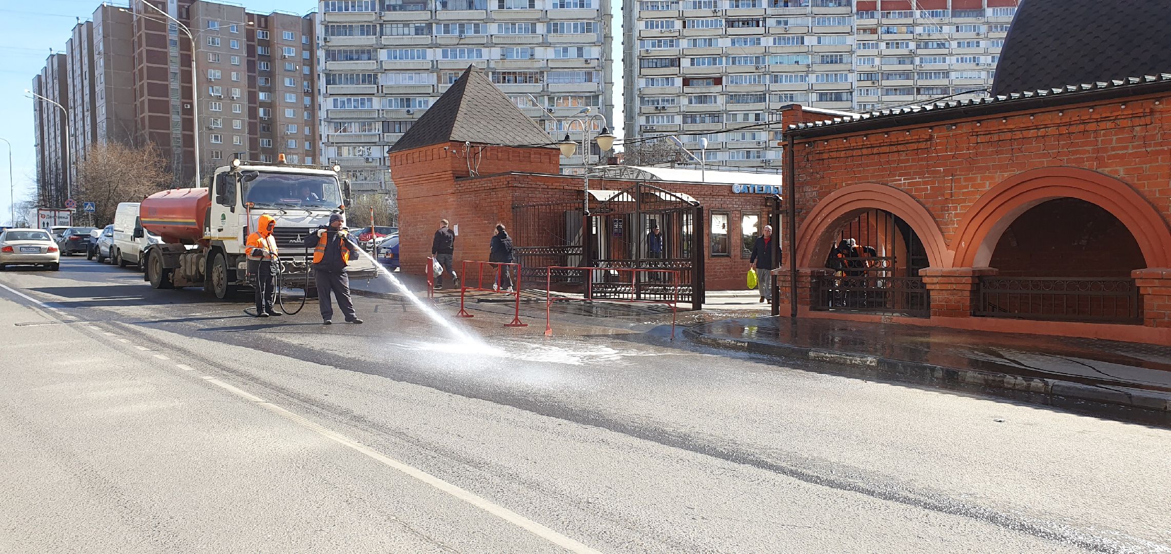 Мойка улиц, благоустройство, месяц чистоты, Дзержинский