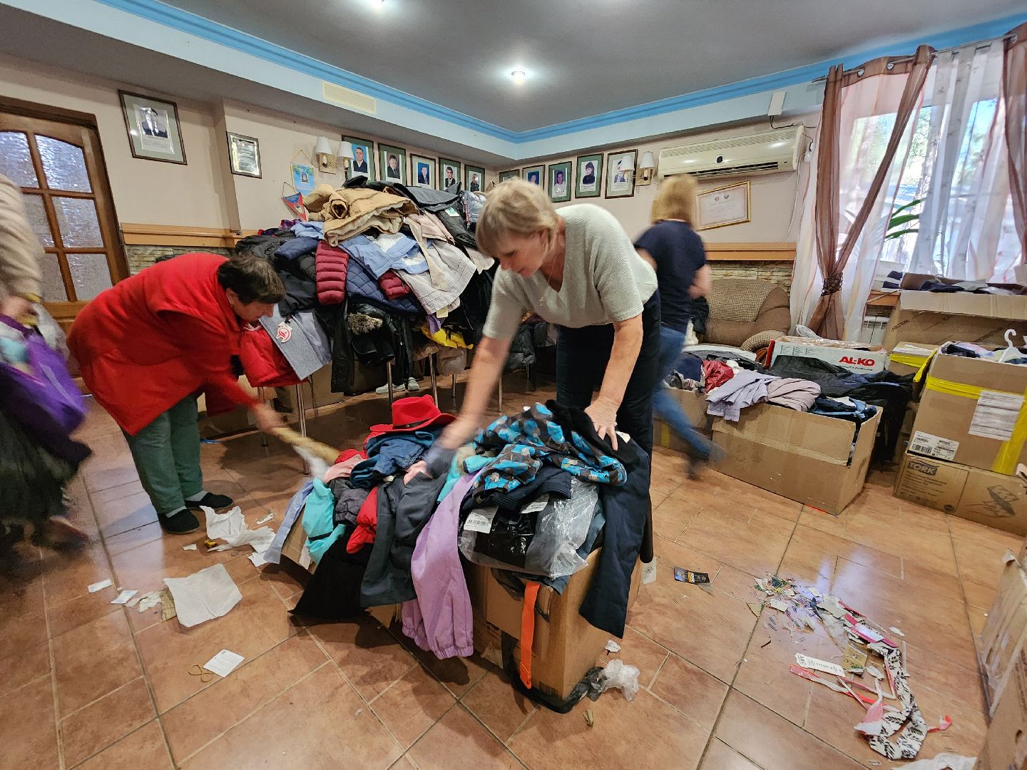 волонтеры подмосковья, гуманитаная помощь, благотворительность, курск, курская область,