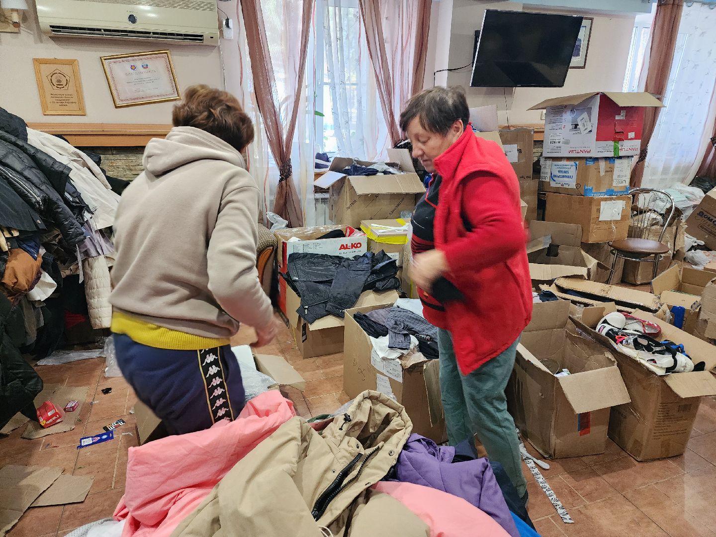 волонтеры подмосковья, гуманитаная помощь, благотворительность, курск, курская область,