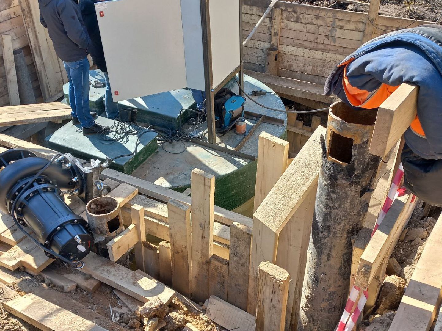 Солнечногорск, Наше Подмосковье, ЖКХ, Екатерининский канал, канализационный коллектор