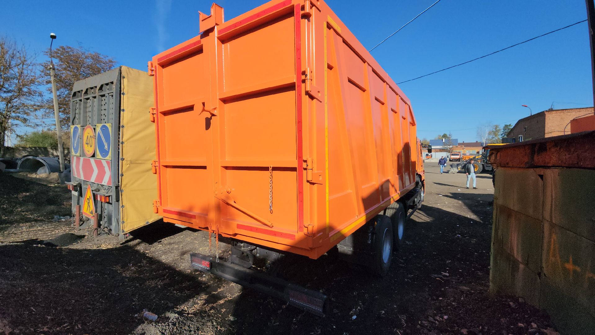 серпухов, комбинат благоустройства, ломовоз, улица екатерины дашковой, новая коммунальная техника, жкх,