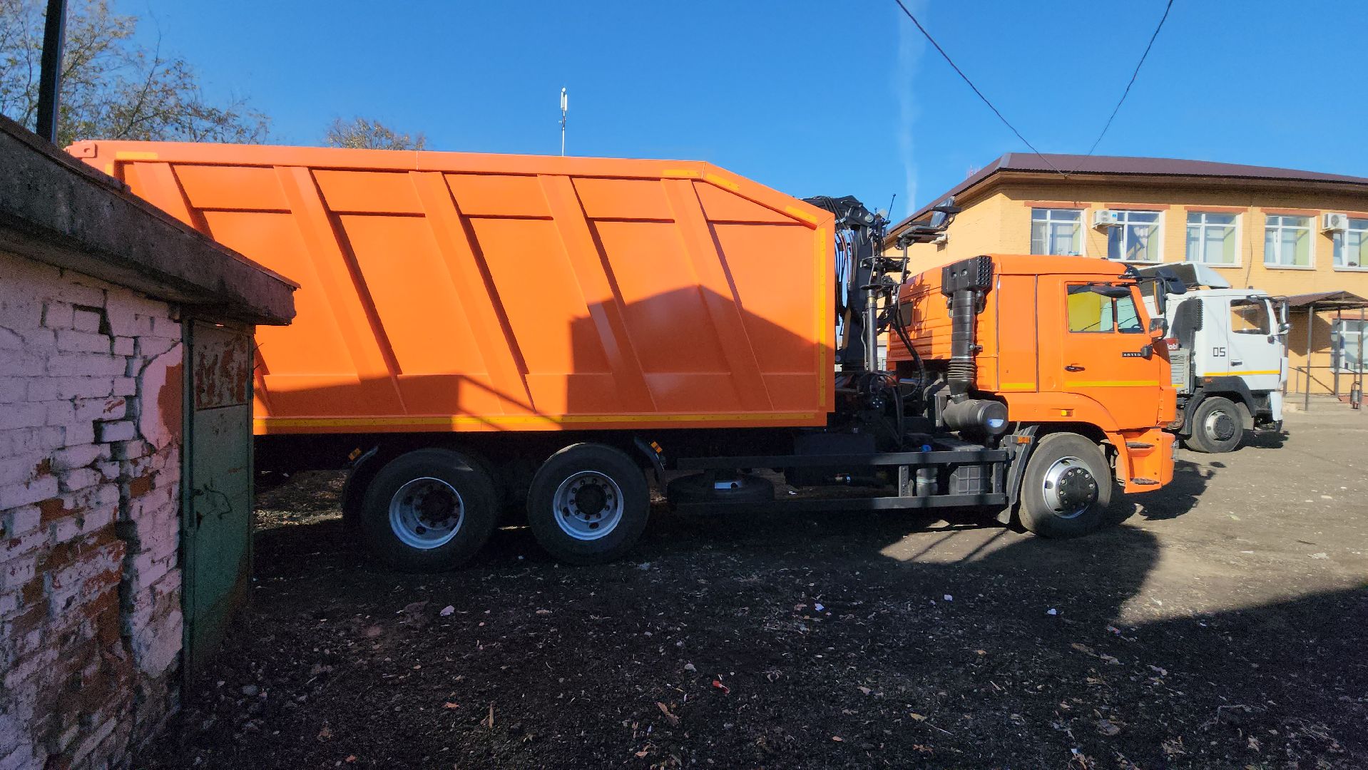 серпухов, комбинат благоустройства, ломовоз, улица екатерины дашковой, новая коммунальная техника, жкх,