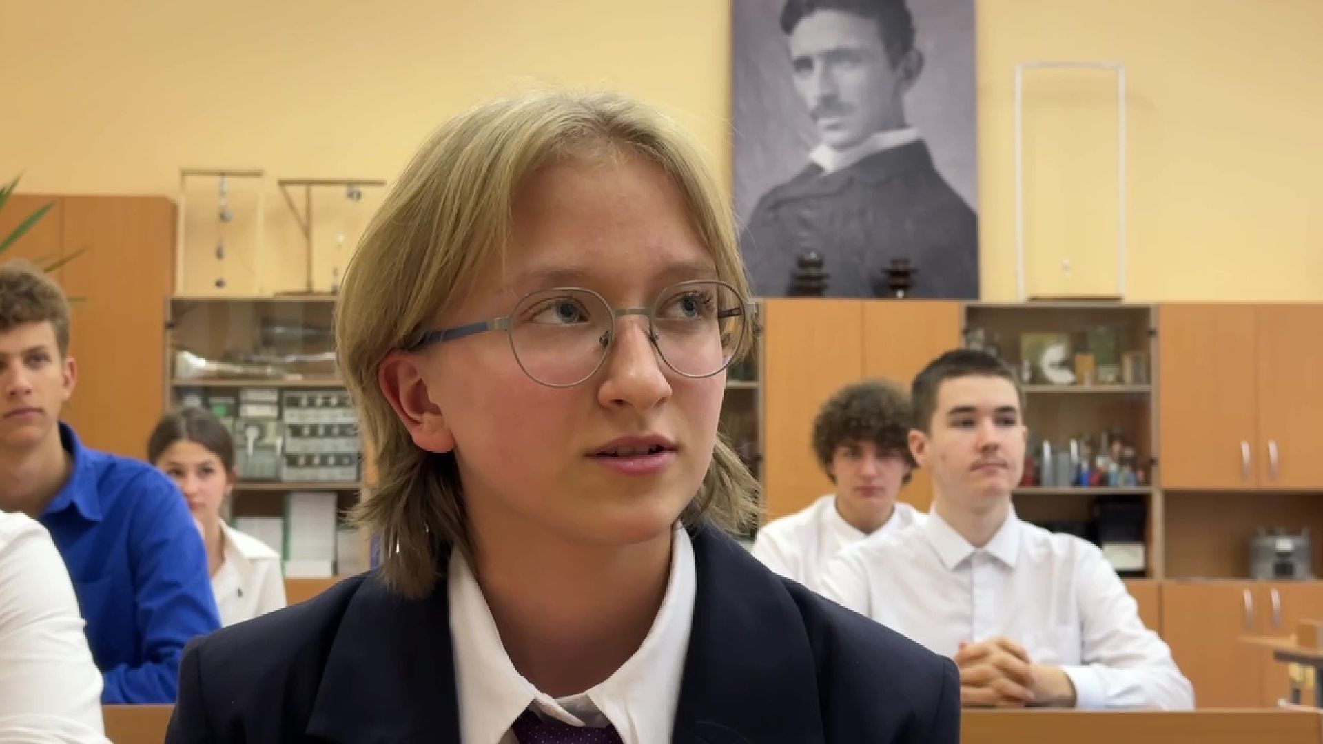 Реутов, учитель года, Юрий Уробушкин, физика, премия, физика на английском,