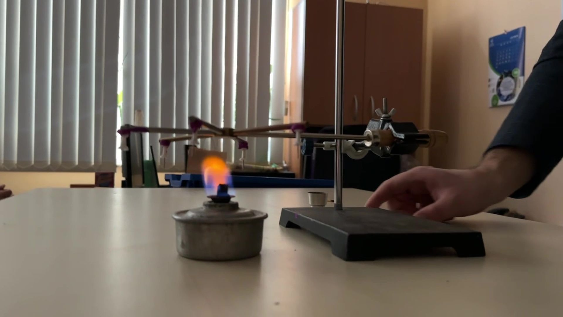 Реутов, учитель года, Юрий Уробушкин, физика, премия, физика на английском,