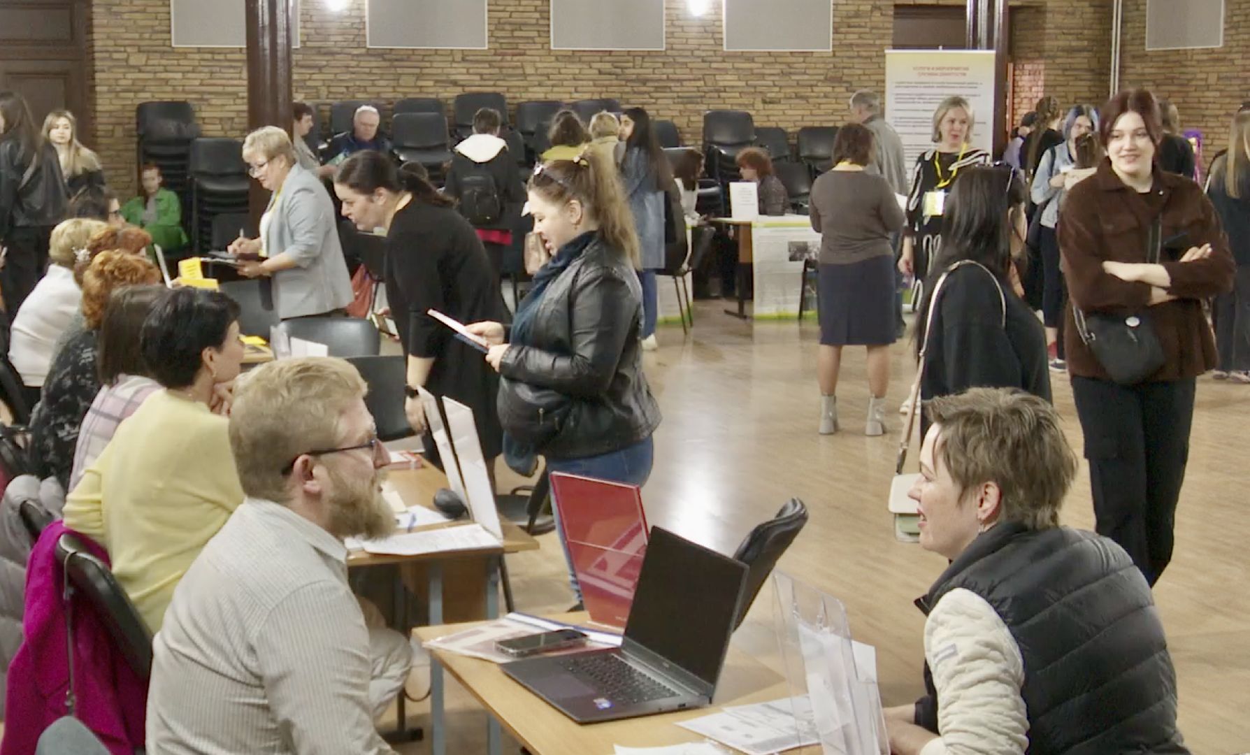 Клин, ярмарка вакансий, работа, люди