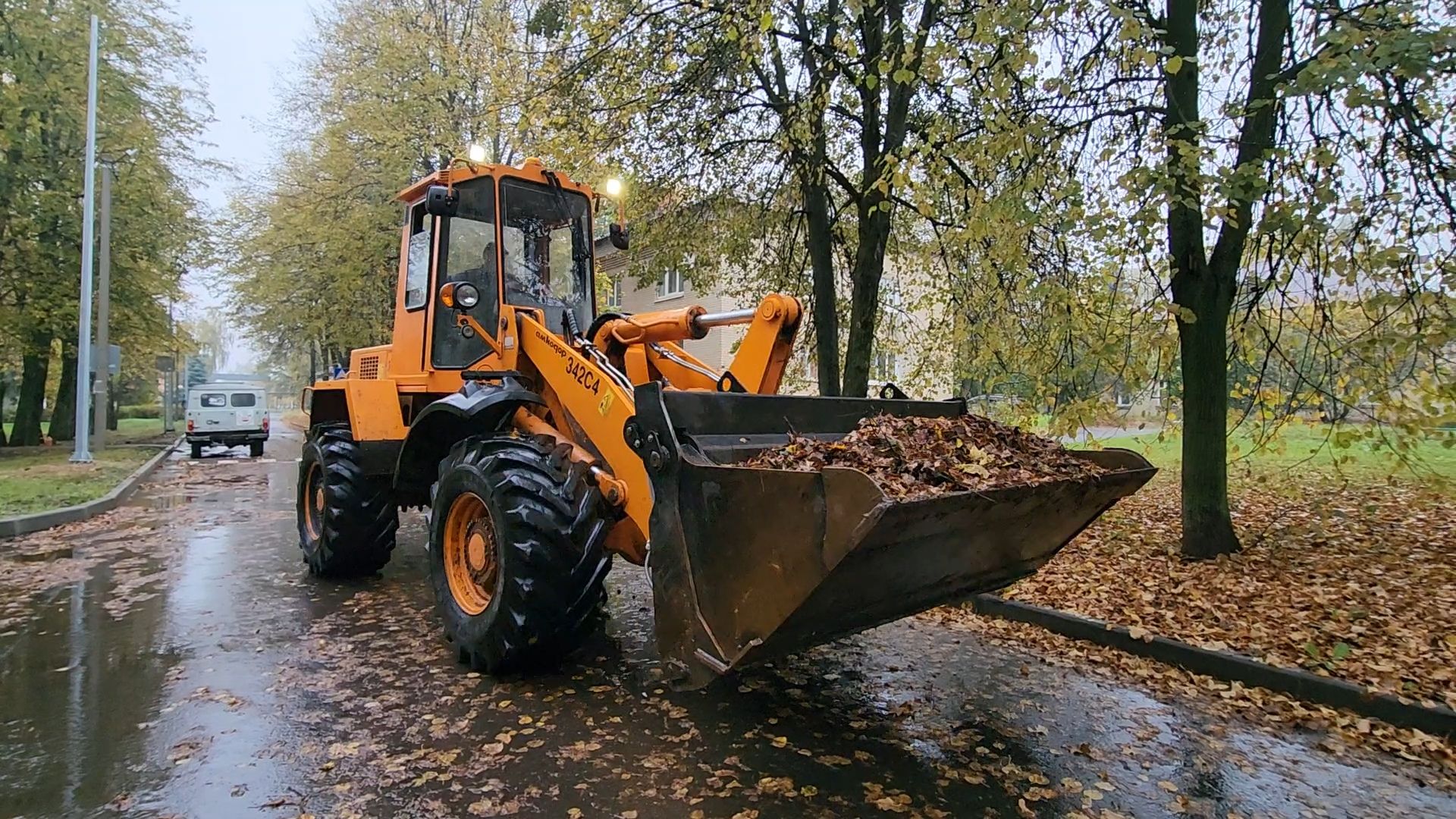 Поселок Горка, Уборка листы, Подготовка к зиме в Бронницах, Уборка опавшей листы в Бронницах,