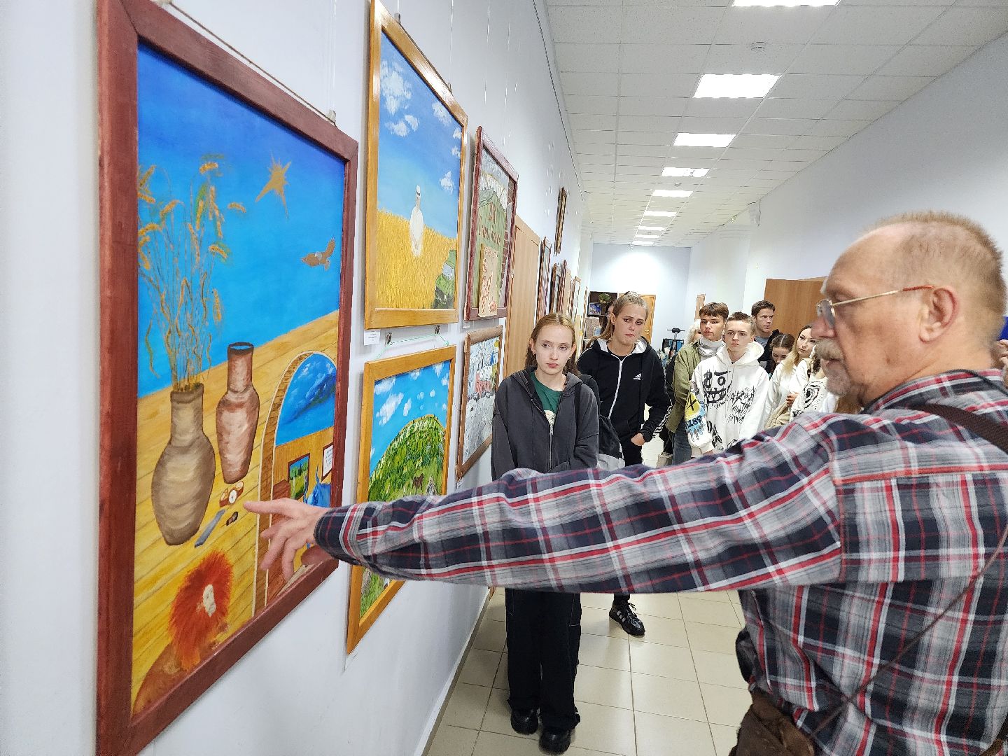 выставка картин, волоколамск, библиотека, культура,