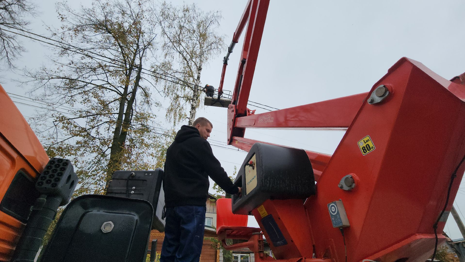 серпухов, сво, комбинат благоустройства, спилили дерево, центр поддержки военных,