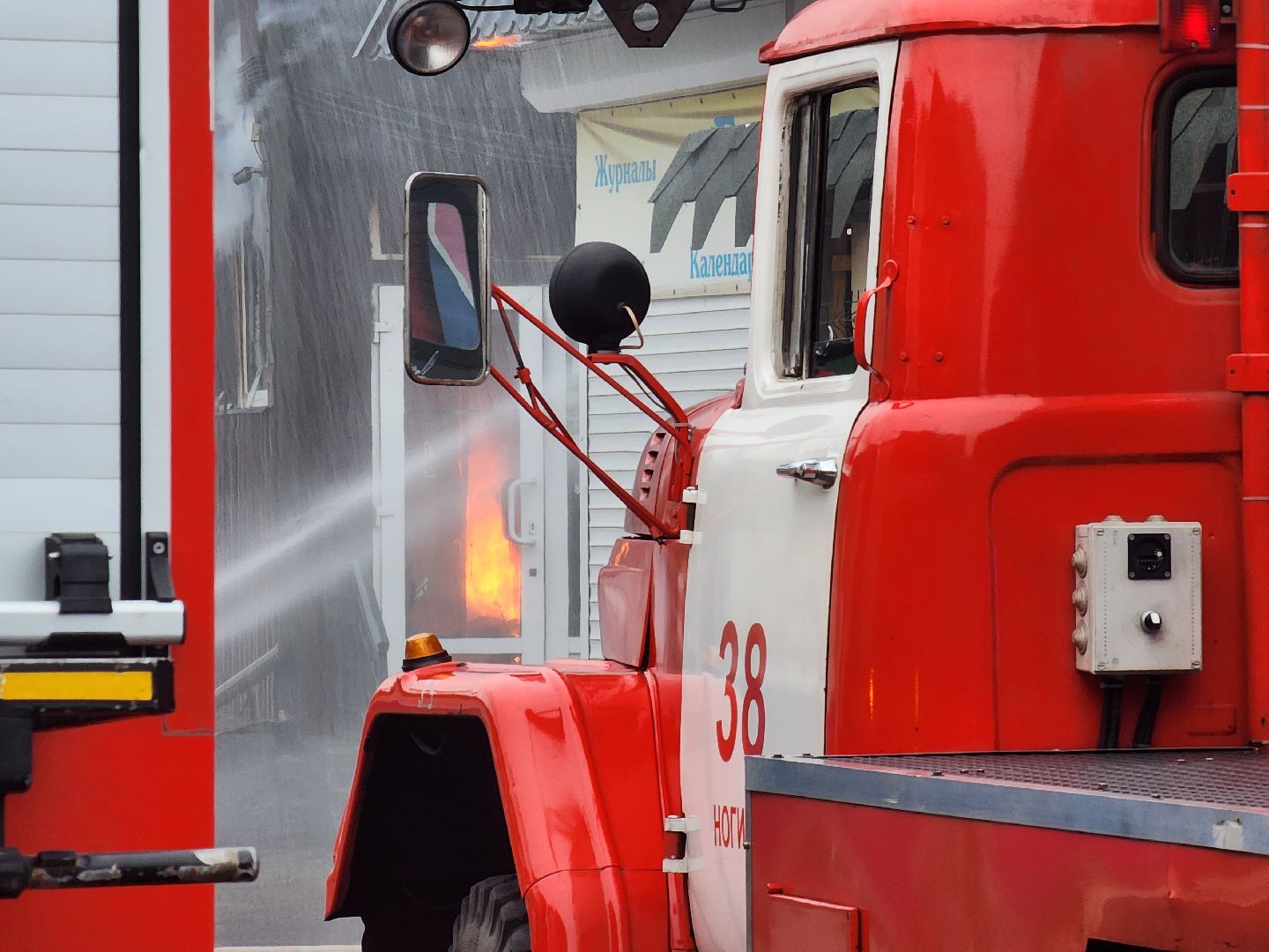 ногинск, жители, общество, пожар, тушение пожара, глуховский рынок, загорелся рынок, мчс, пожарные, чп,