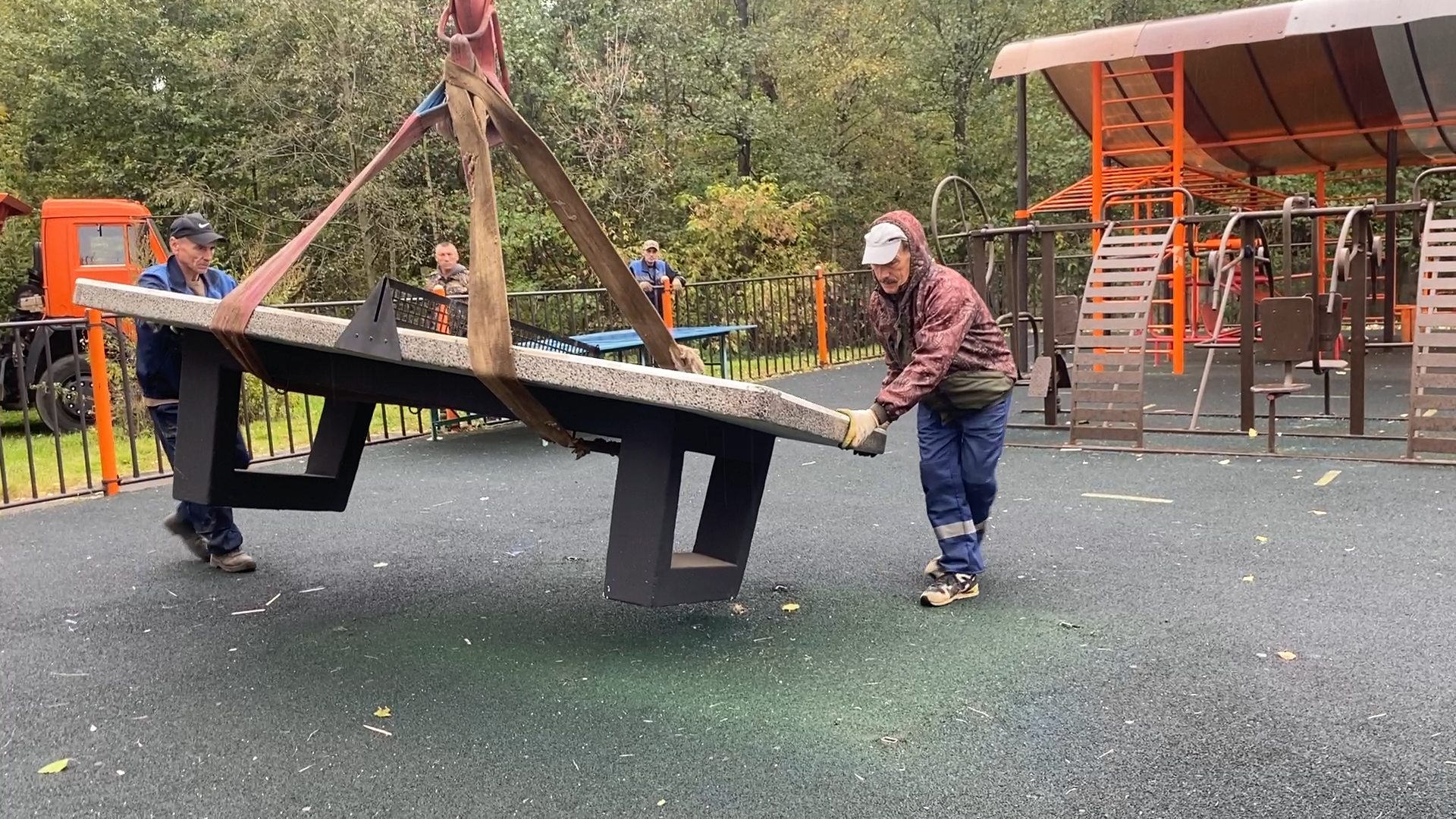 теннисный стол, спорт во дворе, спорт во власихе, установка теннисного стола, занятия спортом,