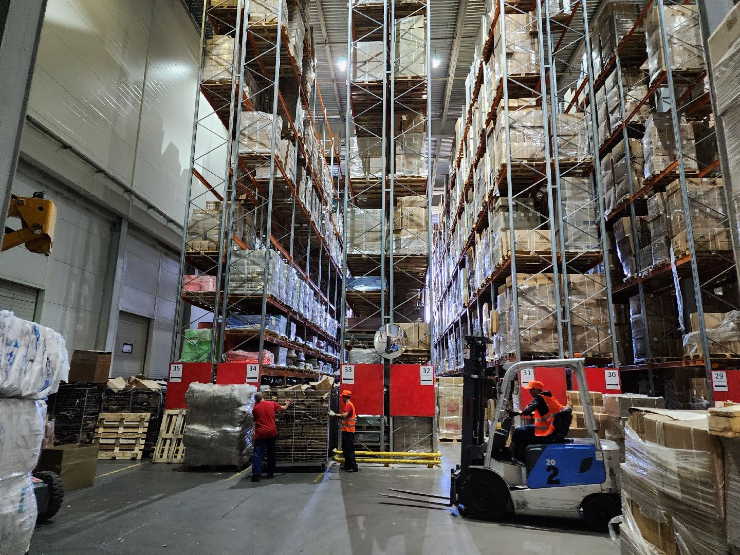 Чехов, мебельная фабрика Бюрократ, расширение производства, новый швейный цех, чехлы для кресел, новые рабочие места, производство мебели,