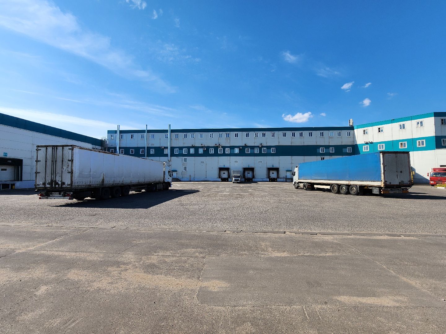 Чехов, мебельная фабрика Бюрократ, расширение производства, новый швейный цех, чехлы для кресел, новые рабочие места, производство мебели,