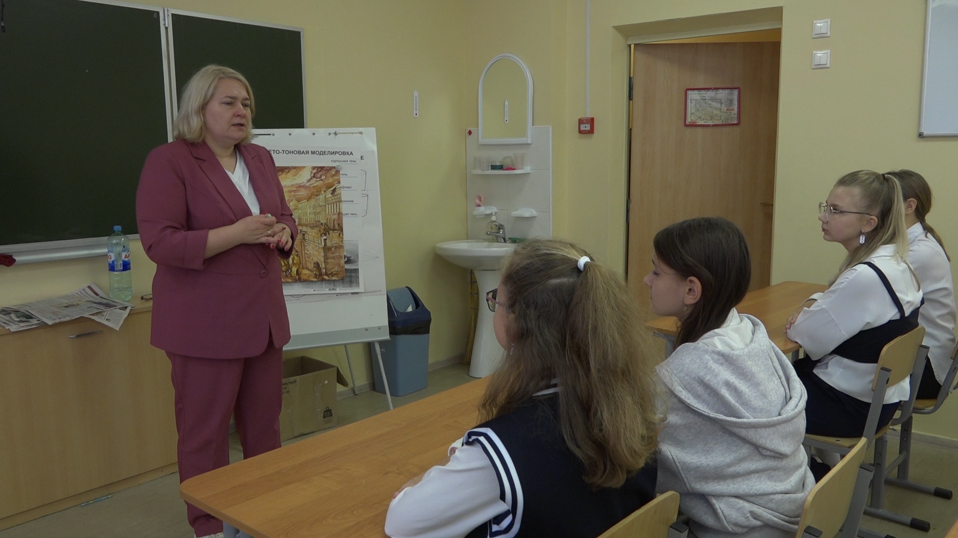 школа Перспектива, школа Попова, Власиха Перспектива, День учителя Власиха, учитель русского языка и литературы,