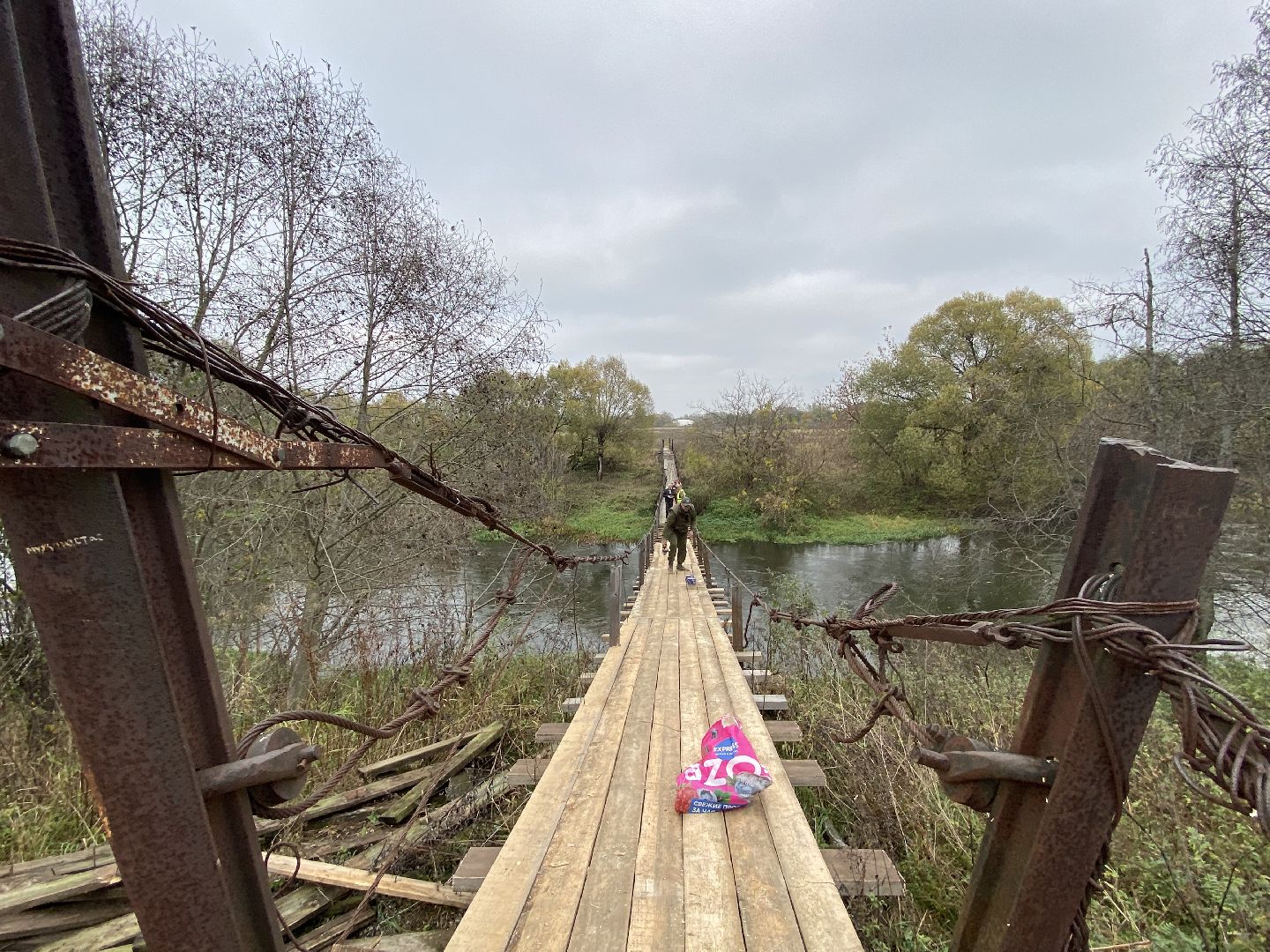 Ремонт, Навесной мост, Доски, Река, Деревня,