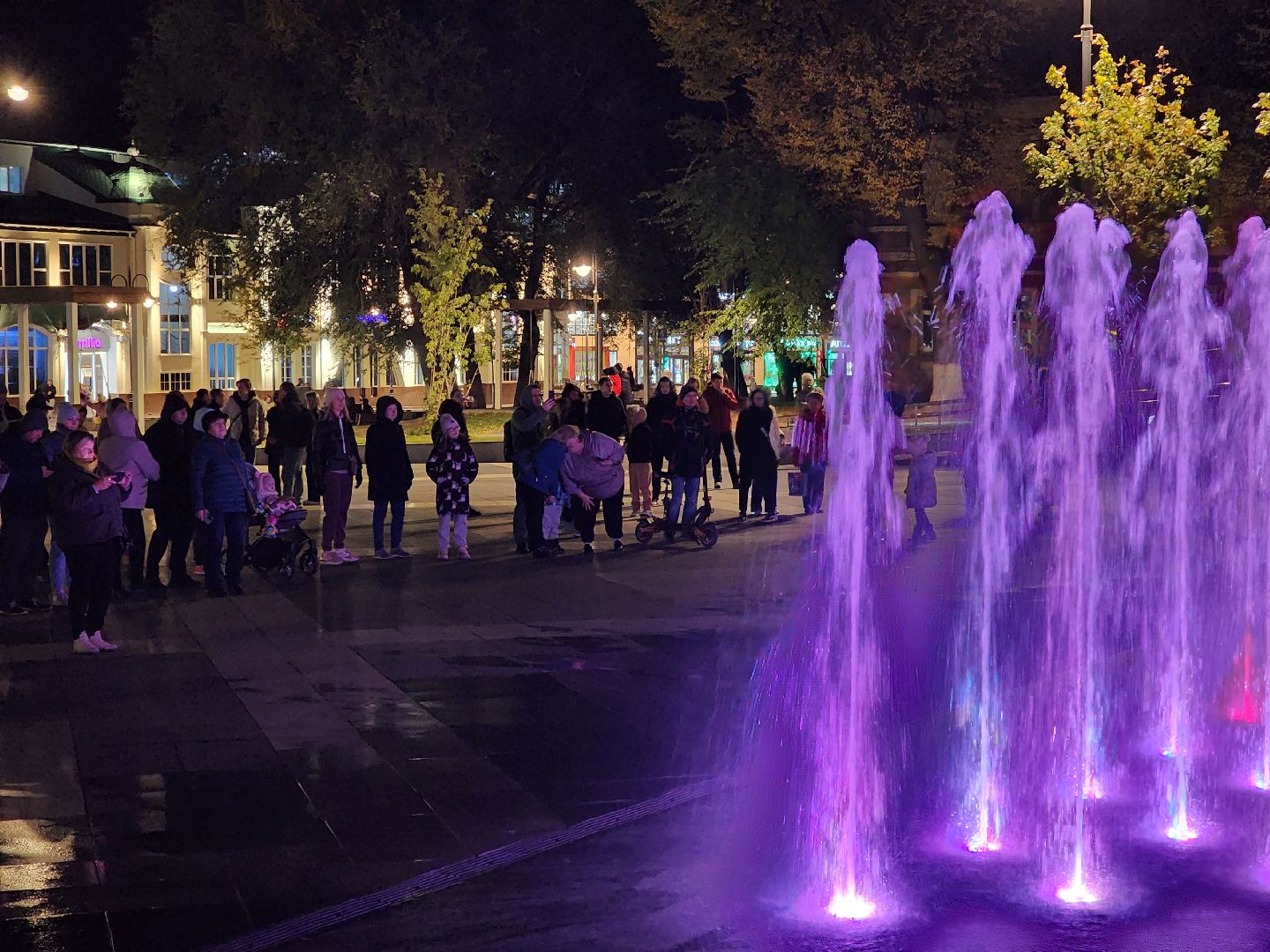 ногинск, жители, общество, фонтанная площадь, шоу фонтанов, концертная программа, фонтаны,