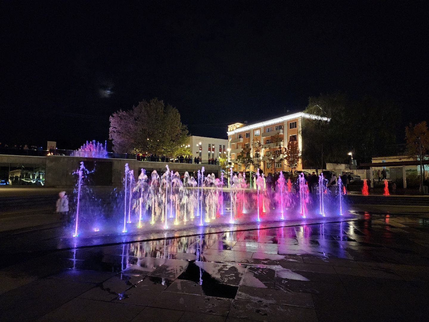 ногинск, жители, общество, фонтанная площадь, шоу фонтанов, концертная программа, фонтаны,