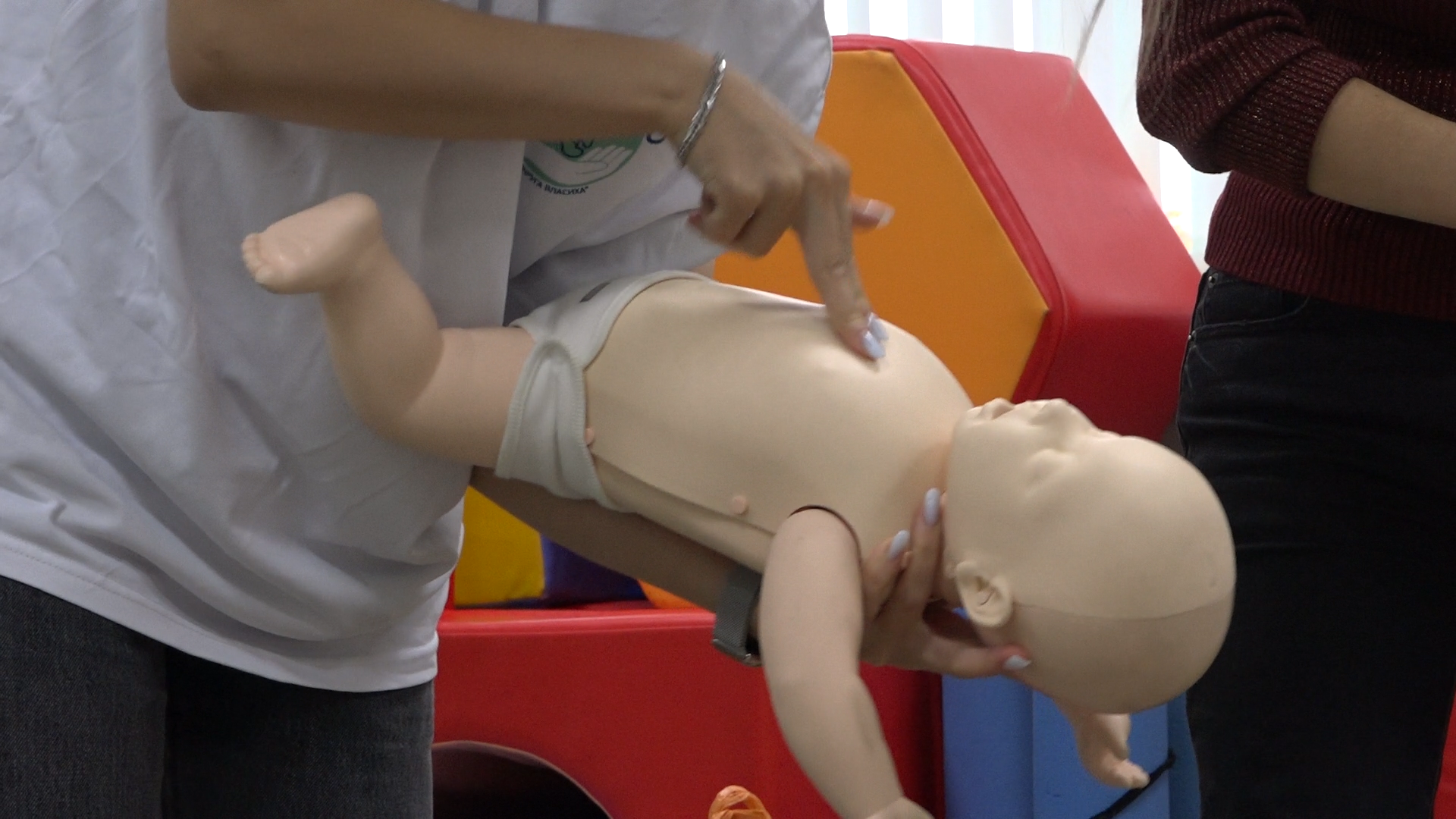 реанимация навыки, мастер-класс реанимации, НИКИ детства, Поликлиника власихи, волонтеры-медики,