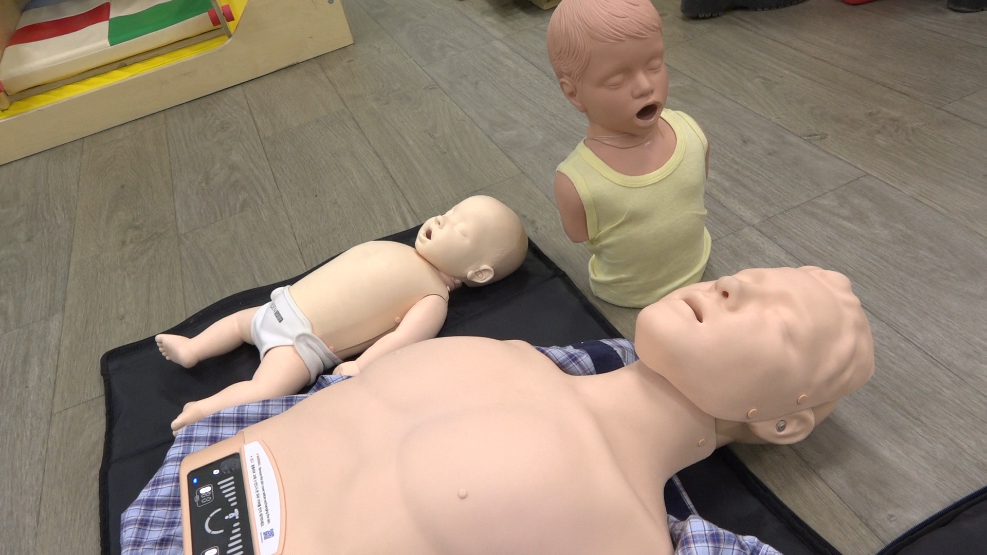 реанимация навыки, мастер-класс реанимации, НИКИ детства, Поликлиника власихи, волонтеры-медики,