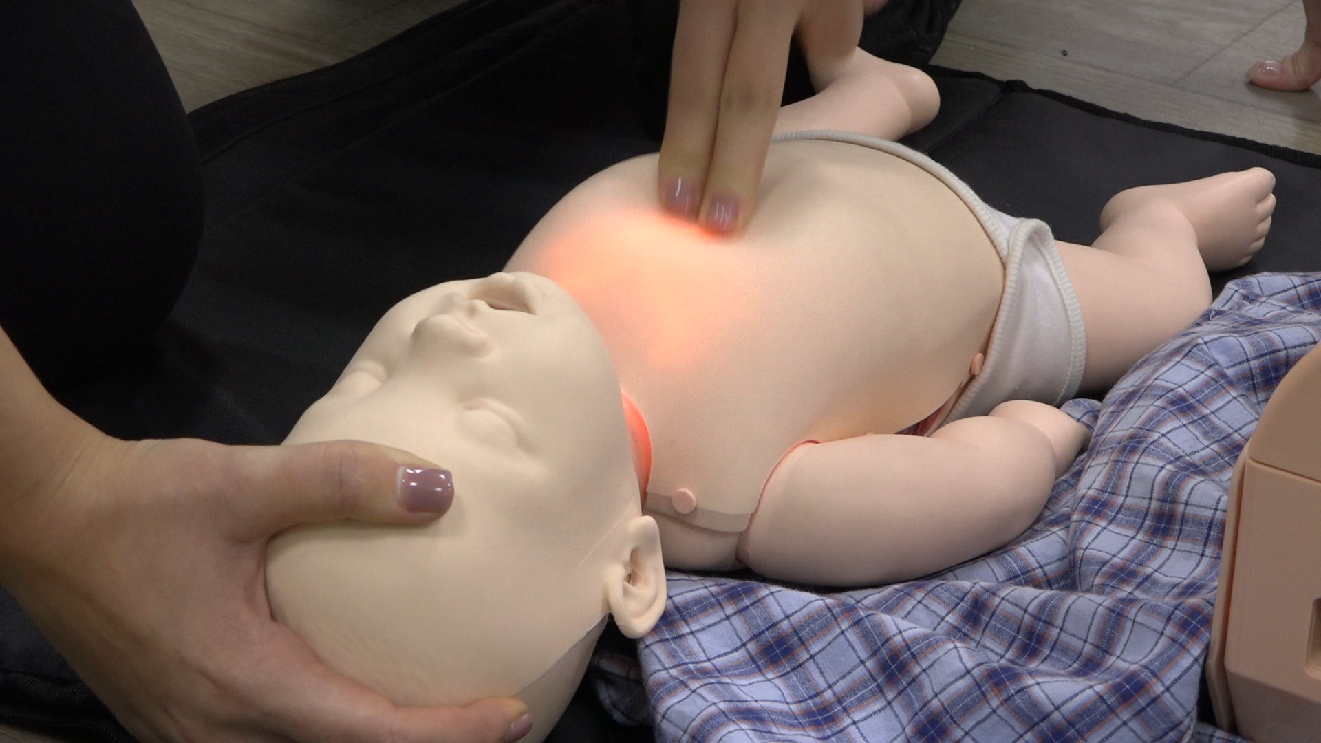 реанимация навыки, мастер-класс реанимации, НИКИ детства, Поликлиника власихи, волонтеры-медики,