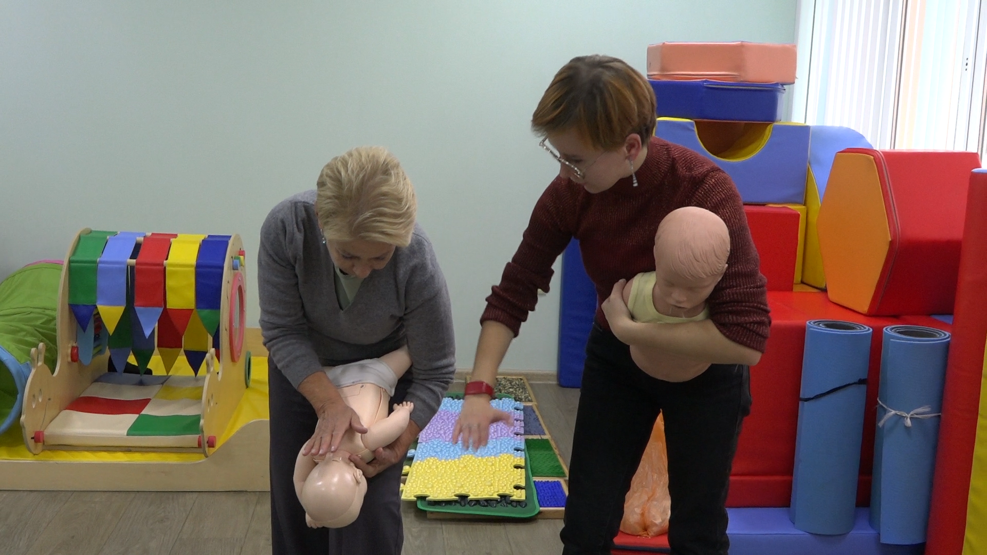 реанимация навыки, мастер-класс реанимации, НИКИ детства, Поликлиника власихи, волонтеры-медики,