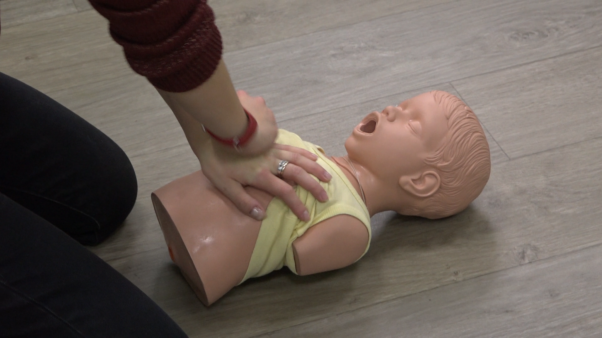 реанимация навыки, мастер-класс реанимации, НИКИ детства, Поликлиника власихи, волонтеры-медики,