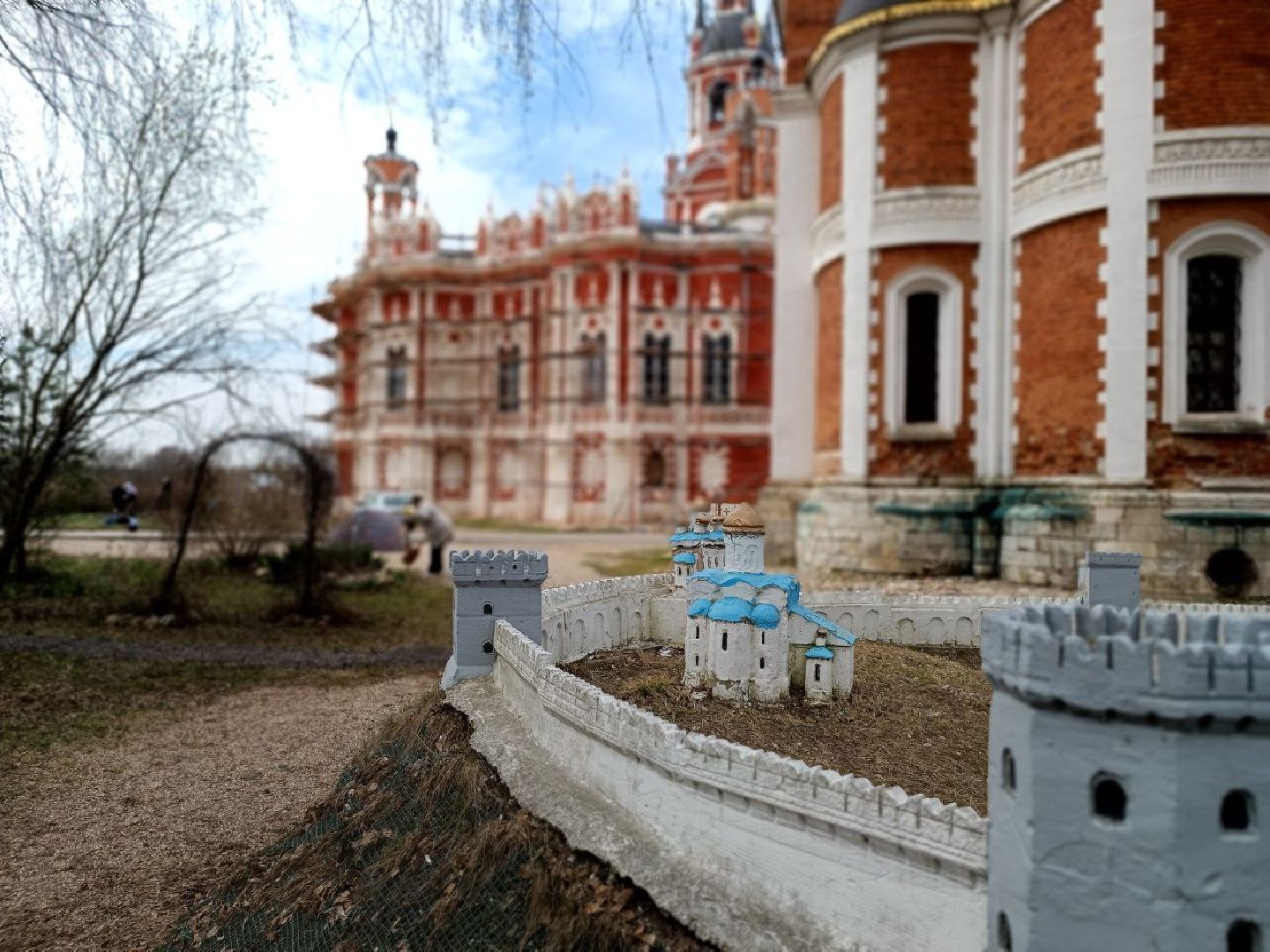 Можайск, Можайский городской округ, Подмосковье, субботник, волонтеры, студенты, Никольский собор