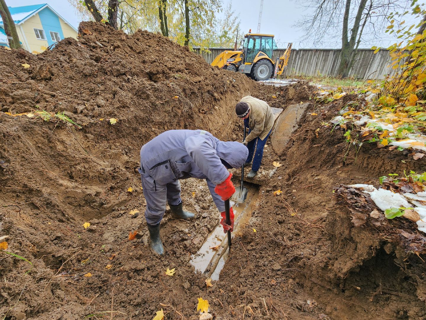 Чехов, улица 8 Марта, ремонт теплосети, замена трубы отопления, подача тепла, теплоснабжение, МП ЖКХ Чеховского района, глава округа михаил собакин,