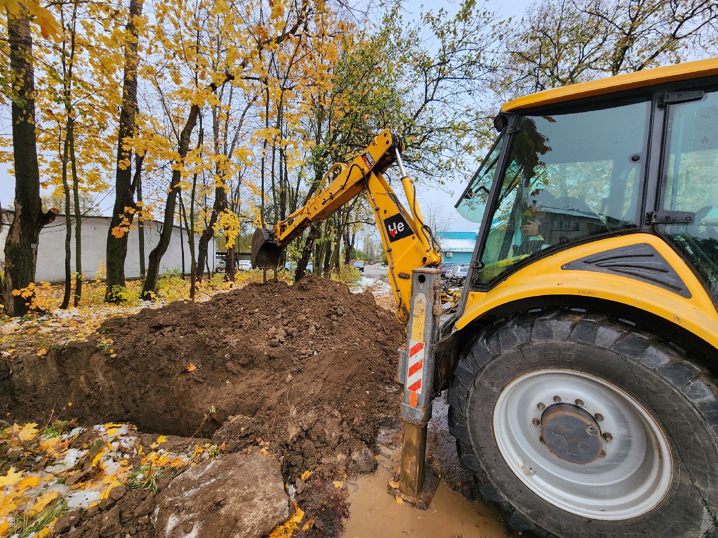 Чехов, улица 8 Марта, ремонт теплосети, замена трубы отопления, подача тепла, теплоснабжение, МП ЖКХ Чеховского района, глава округа михаил собакин,