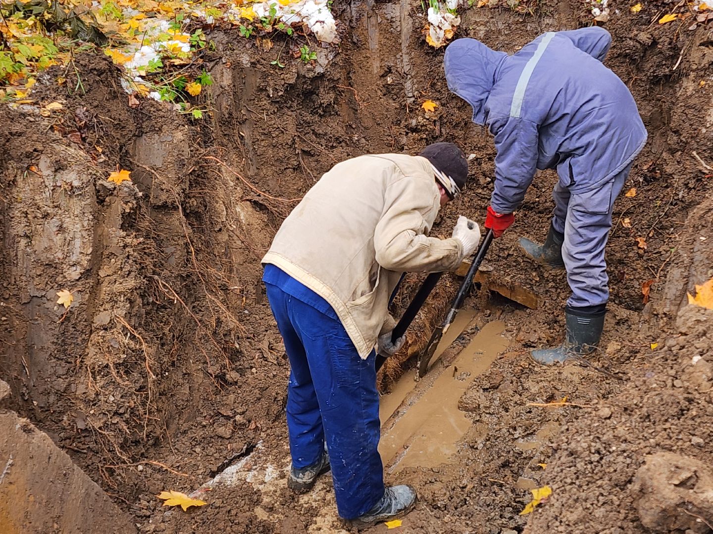 Чехов, улица 8 Марта, ремонт теплосети, замена трубы отопления, подача тепла, теплоснабжение, МП ЖКХ Чеховского района, глава округа михаил собакин,