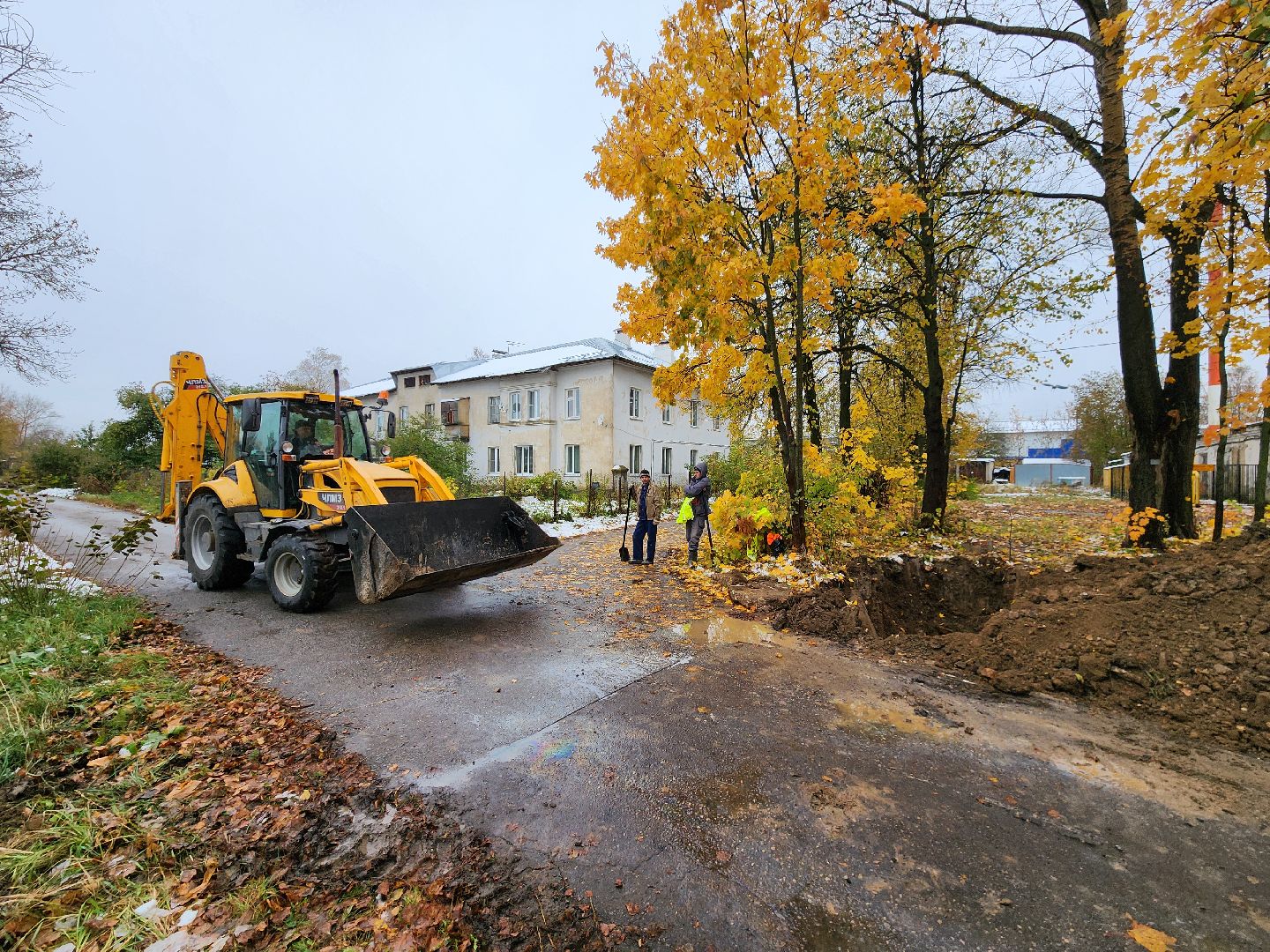 Чехов, улица 8 Марта, ремонт теплосети, замена трубы отопления, подача тепла, теплоснабжение, МП ЖКХ Чеховского района, глава округа михаил собакин,