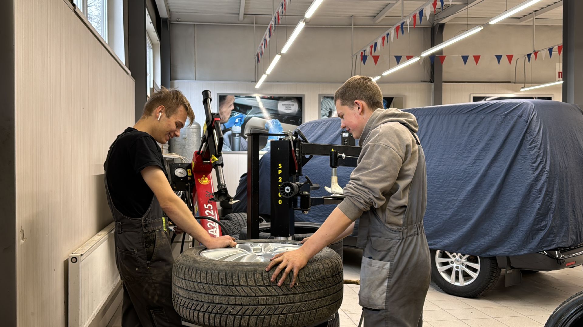 Волин, Обучение молодых специалистов, Автотехобслуживание, Рабочие профессии,