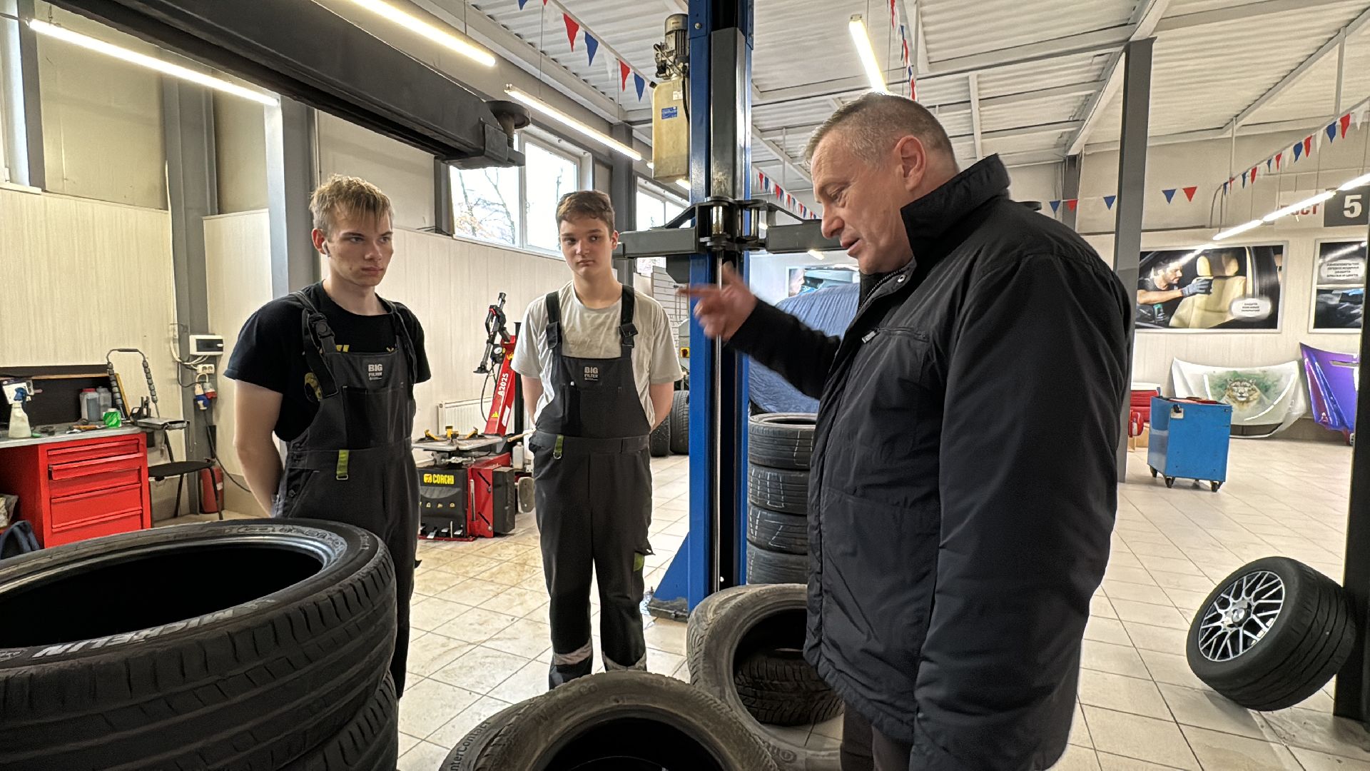Волин, Обучение молодых специалистов, Автотехобслуживание, Рабочие профессии,