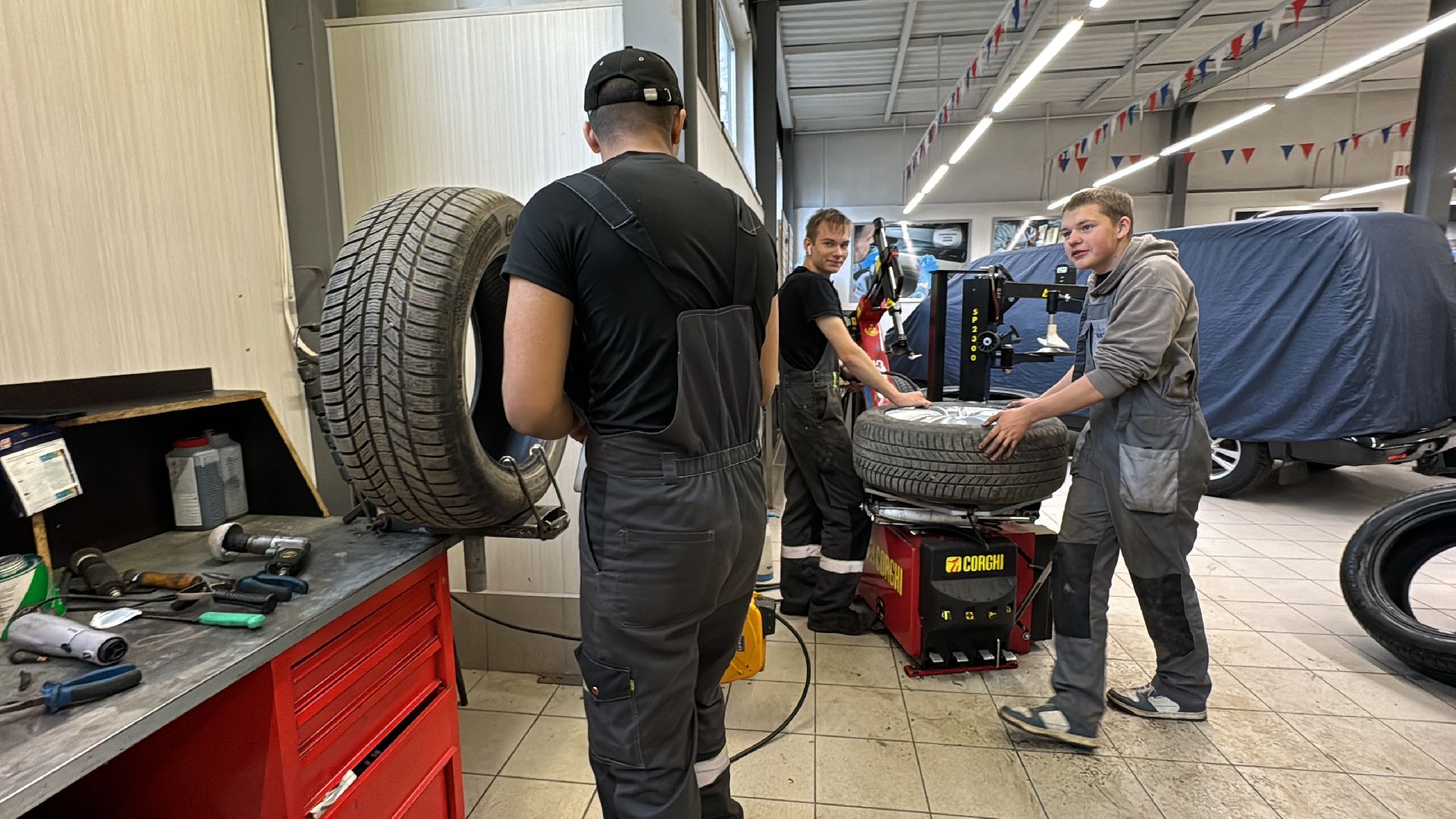 Волин, Обучение молодых специалистов, Автотехобслуживание, Рабочие профессии,