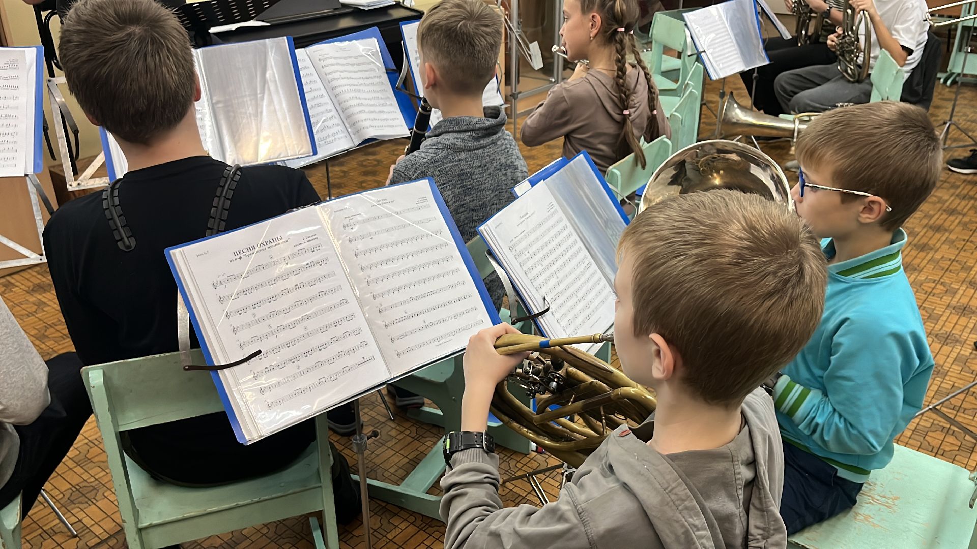 оркестр, детский оркестр, духовой оркестр, съемки кино, съемки сериала,